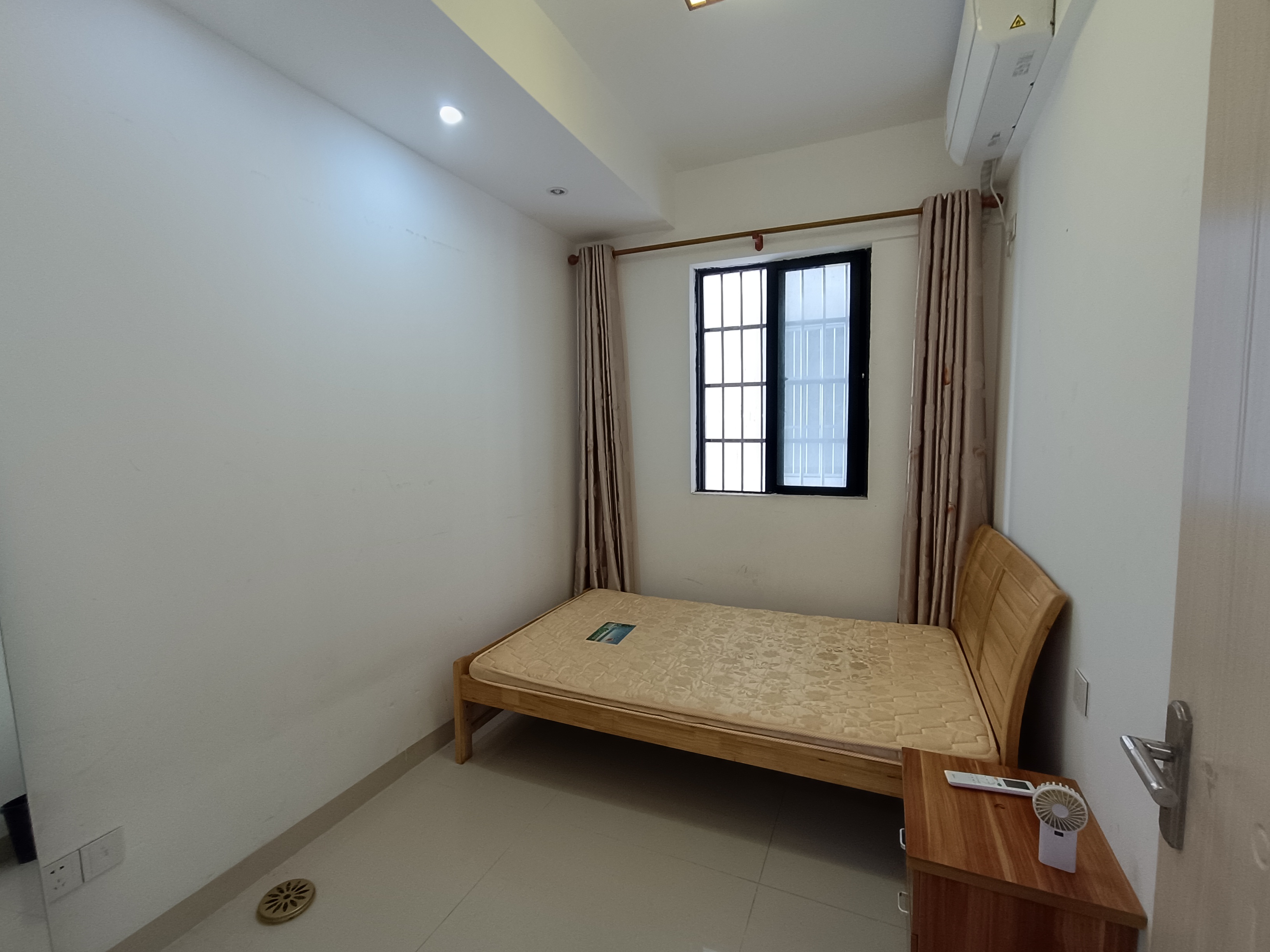 凤翔花园（B区）  2室2厅1卫   1800.00元/月室内图