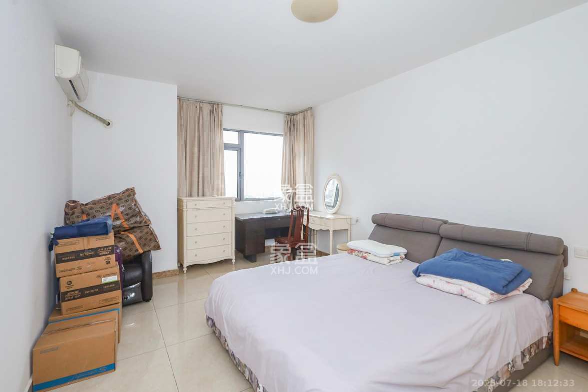 八方小区C区 4室2厅2卫 445.0万 八方小区C区 4室2厅2卫 445.0万卧室