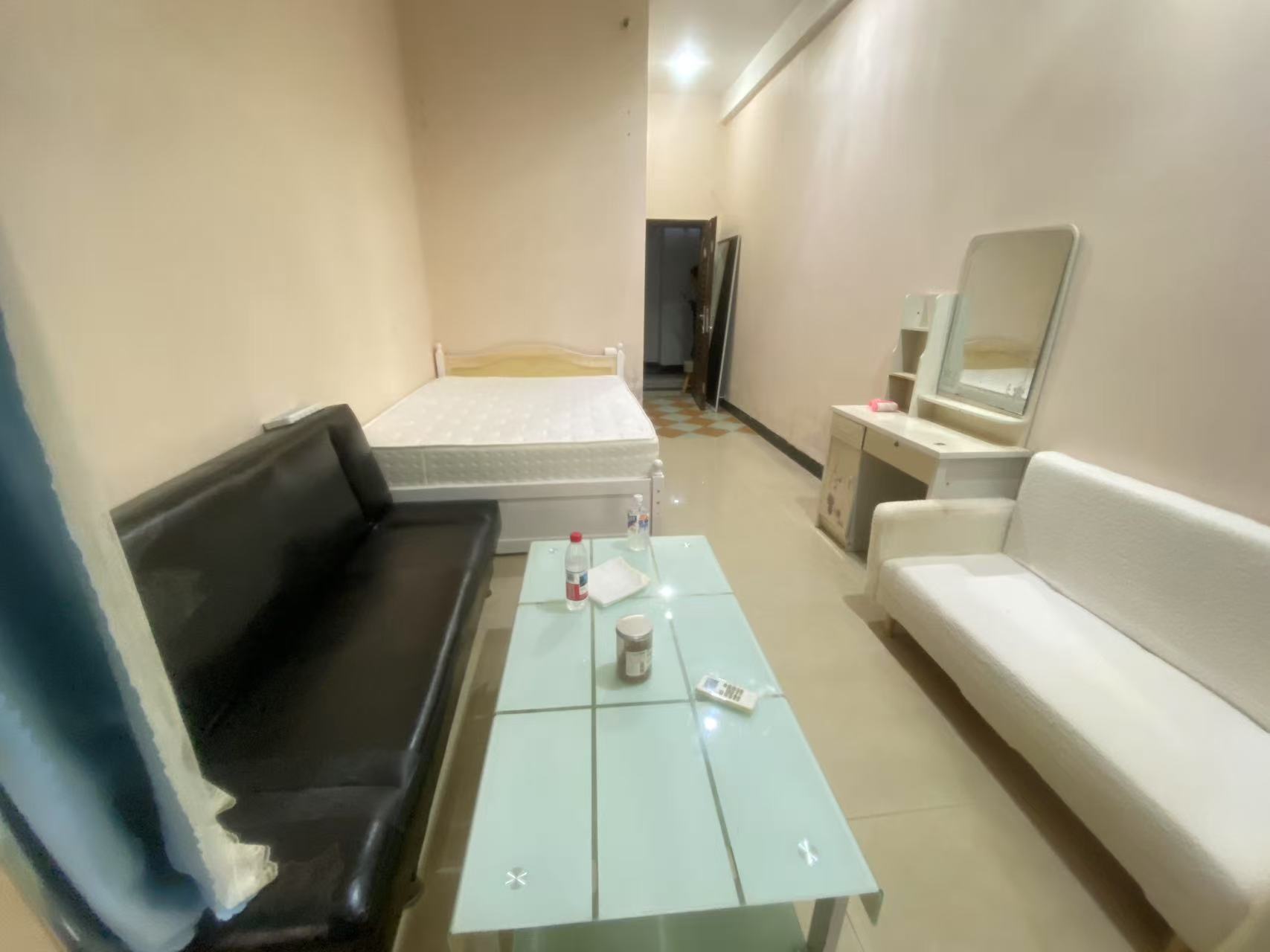 嘉茂大厦  1室1厅1卫    1000.0元/月 嘉茂大厦  1室1厅1卫    1000.0元/月