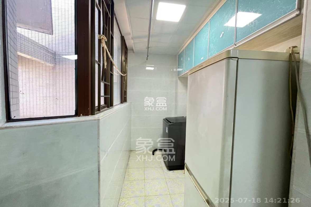 高信向日葵  2室2厅1卫    2500.0元/月 高信向日葵  2室2厅1卫    2500.0元/月室内图