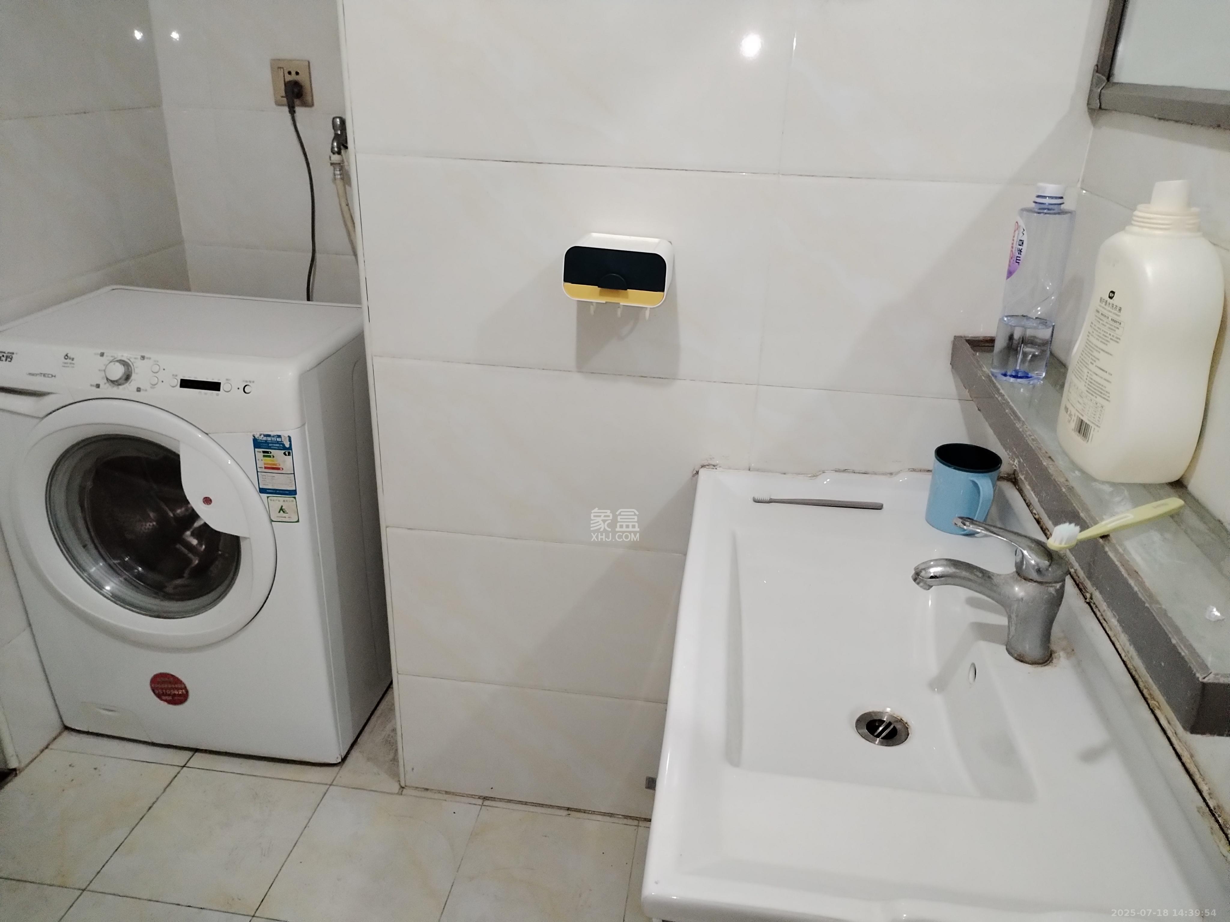 钰龙天下二期(钰龙佳园) 1室0厅1卫 1300.0元/月 钰龙天下二期(钰龙佳园) 1室0厅1卫 1300.0元/月室内图