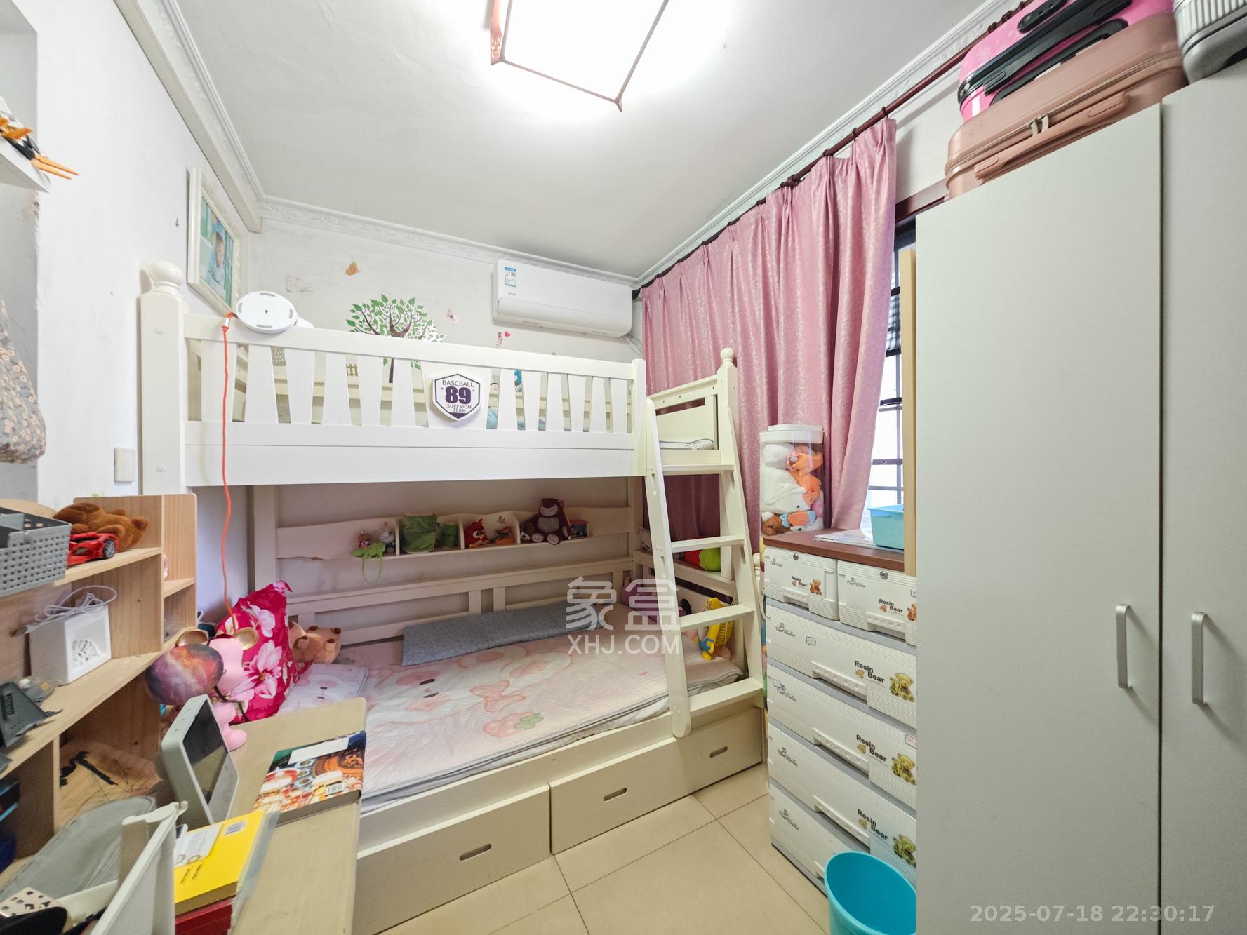 宏聚地中海  2室2厅1卫   68.00万卧室