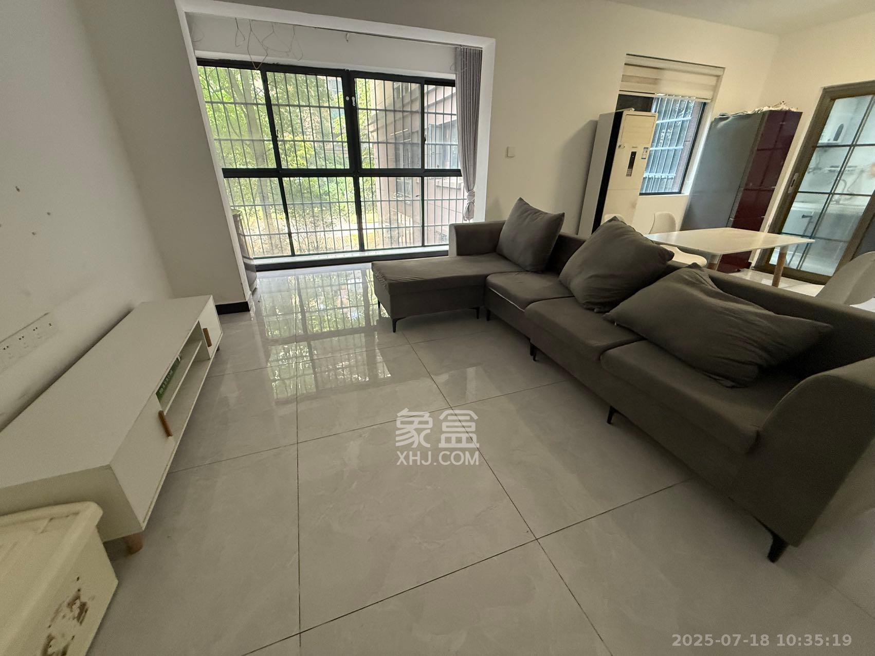 卢浮原著 4室2厅2卫 2100.0元/月 卢浮原著 4室2厅2卫 2100.0元/月室内图