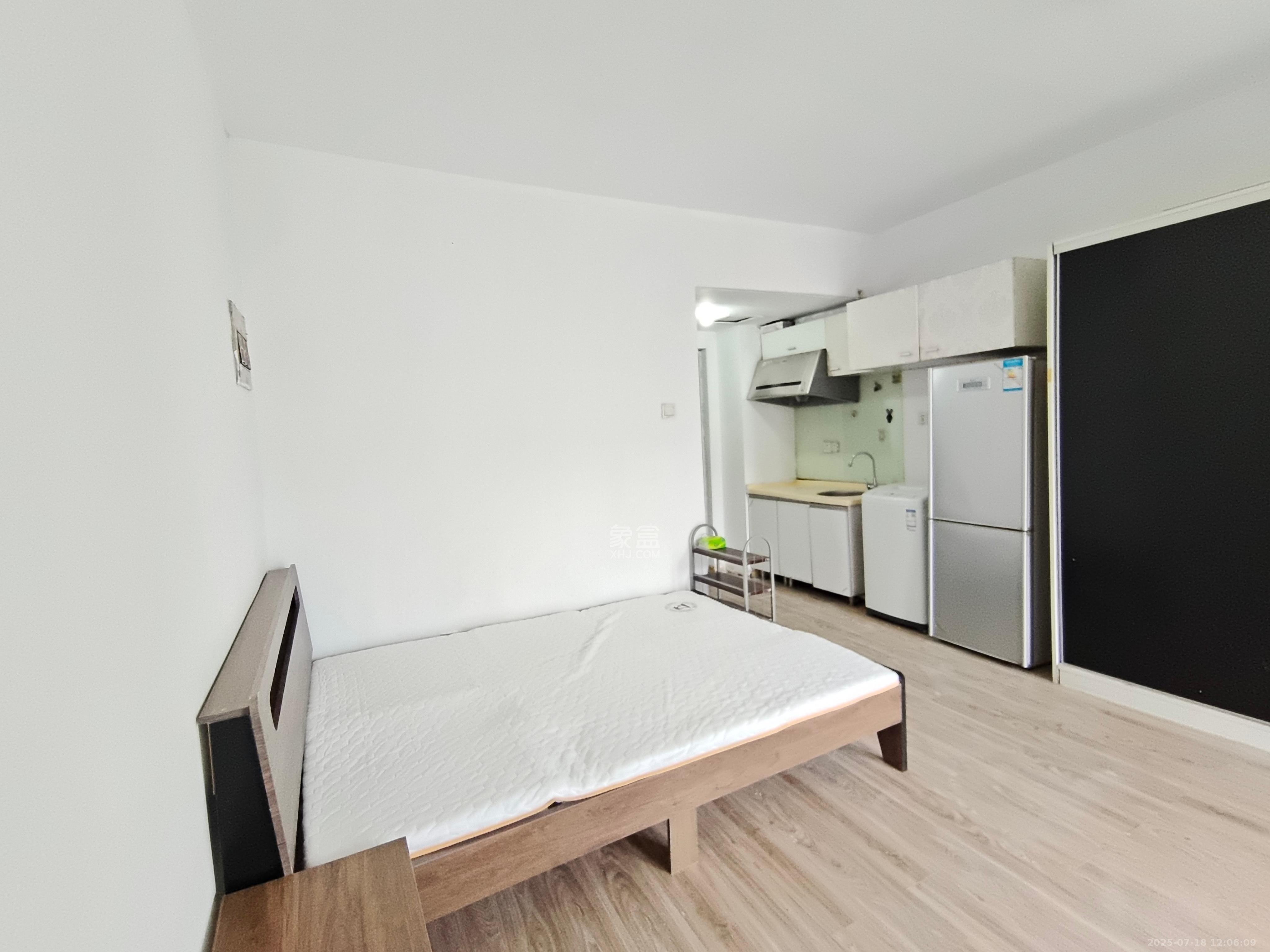 阳光100二期 1室0厅1卫 1100.0元/月 阳光100二期 1室0厅1卫 1100.0元/月室内图