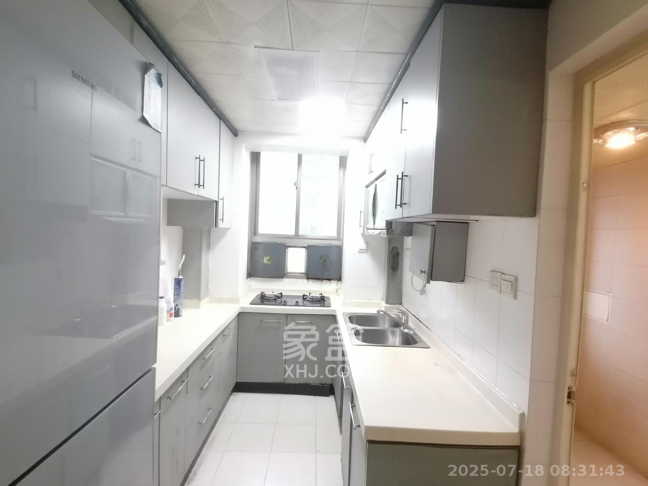 省工行家属楼 3室2厅2卫 3000.0元/月 省工行家属楼 3室2厅2卫 3000.0元/月室内图