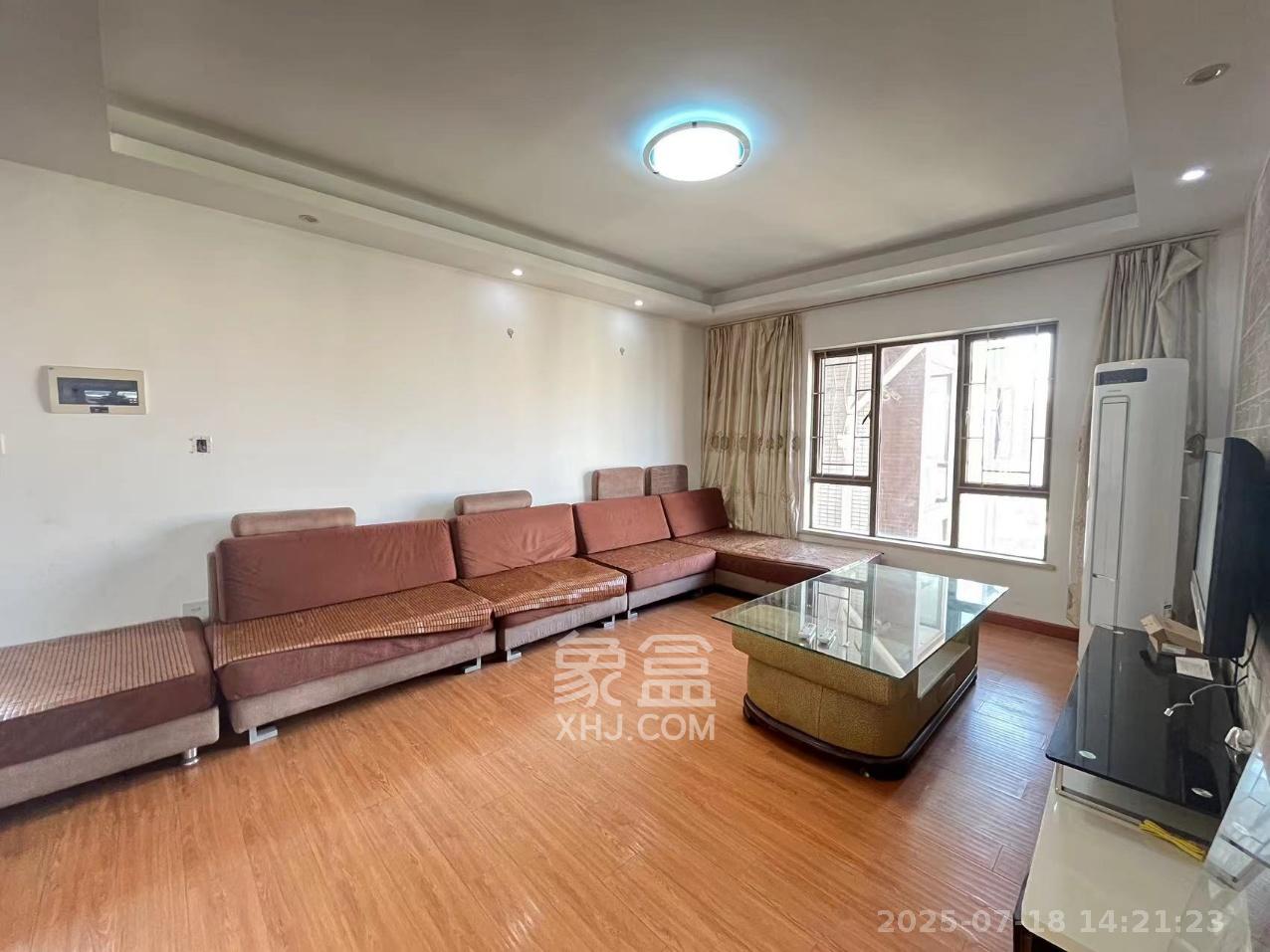 高信向日葵  2室2厅1卫    2500.0元/月 高信向日葵  2室2厅1卫    2500.0元/月室内图