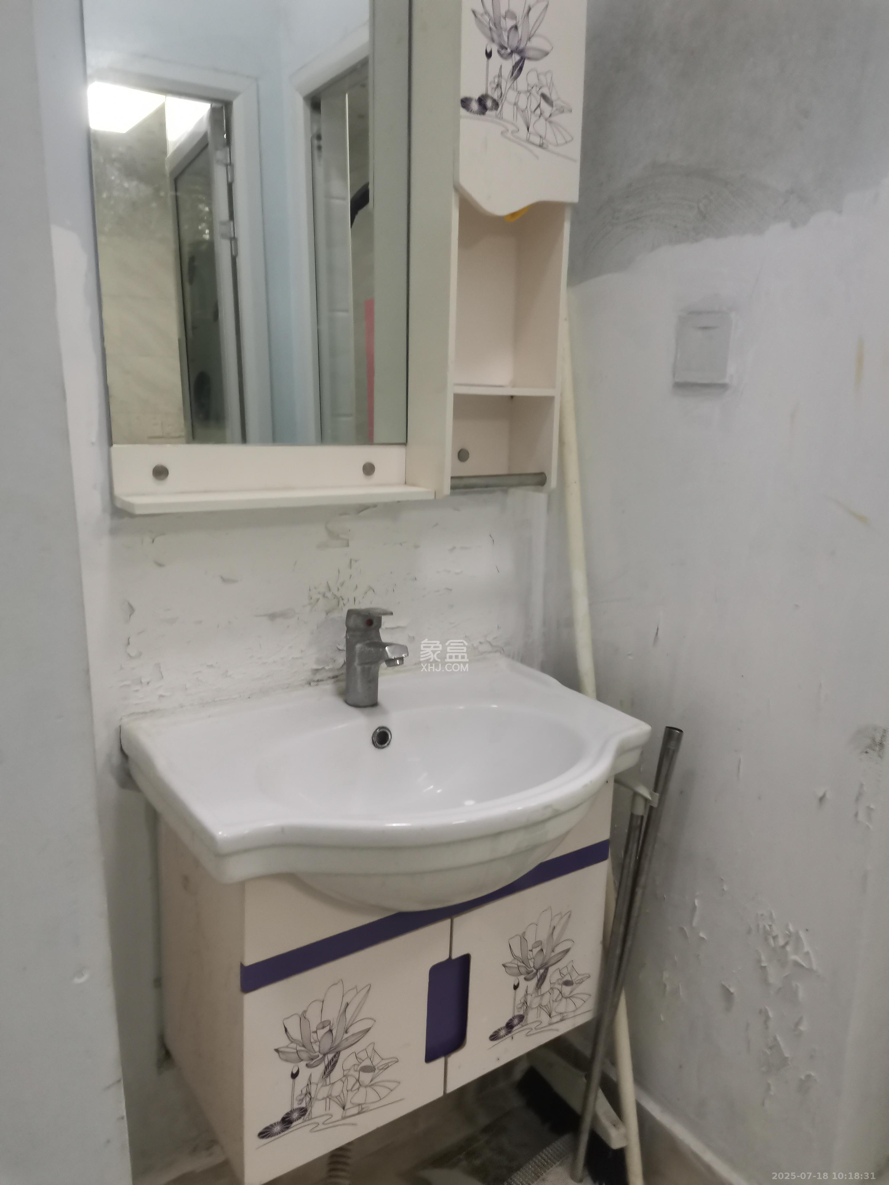 旭辉香樟公馆 3室2厅2卫 2200.0元/月 旭辉香樟公馆 3室2厅2卫 2200.0元/月室内图