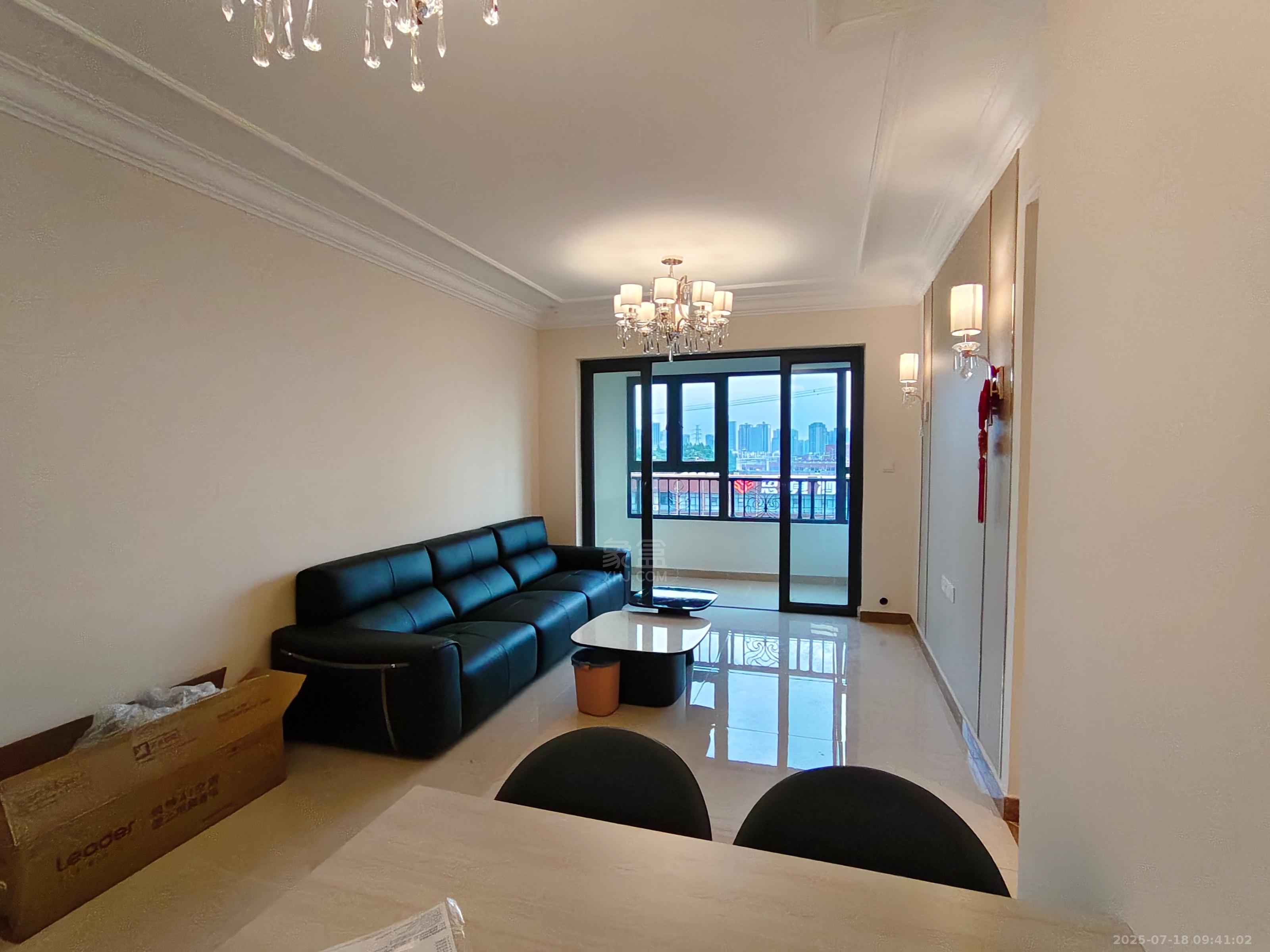 恒大华府 3室1厅1卫 2000.0元/月 恒大华府 3室1厅1卫 2000.0元/月室内图