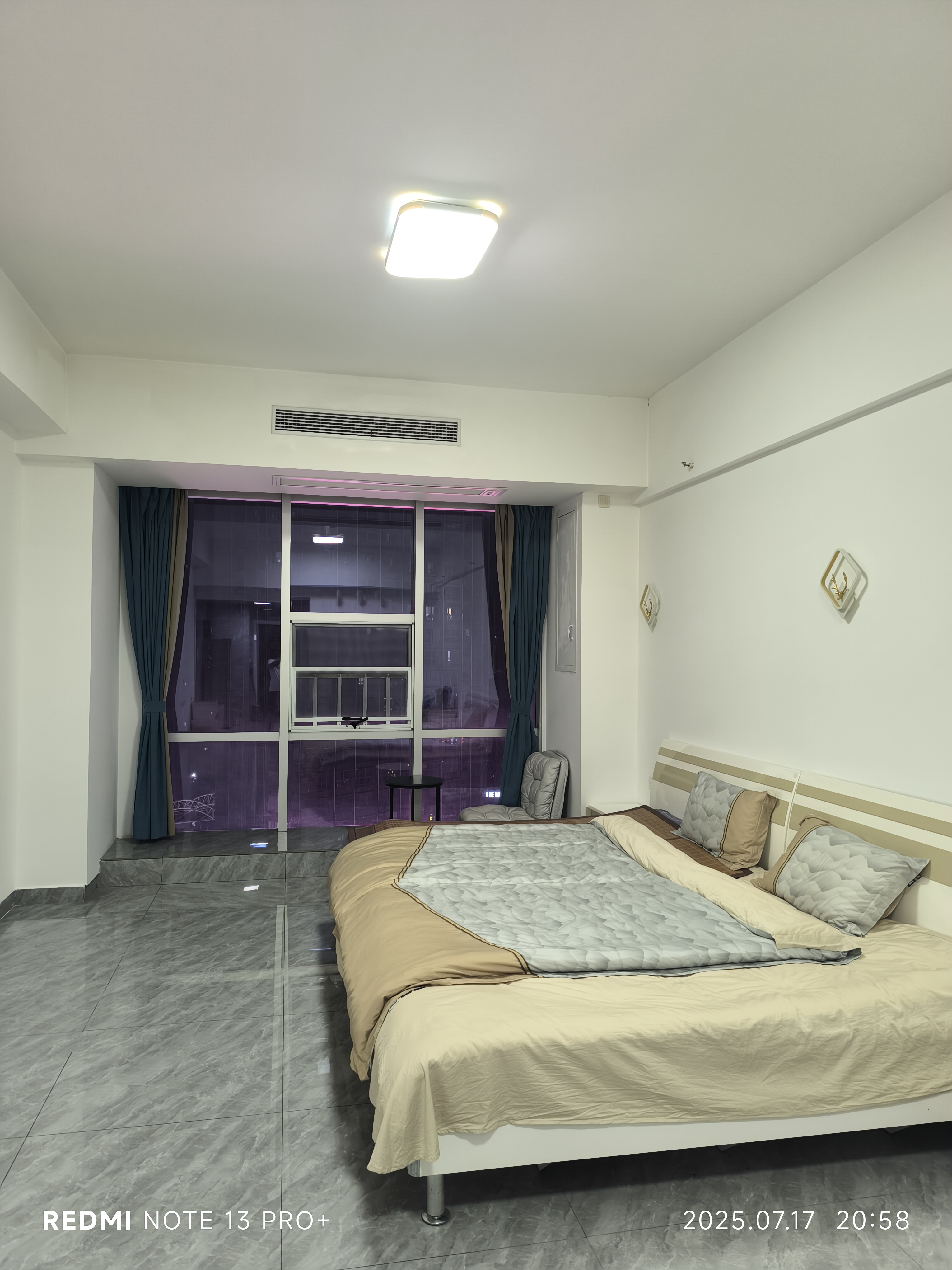 华南城市广场  1室1厅1卫    2000.0元/月 华南城市广场  1室1厅1卫    2000.0元/月室内图