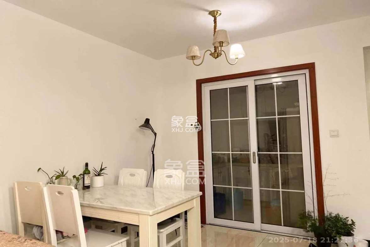 叠彩兰亭 3室1厅1卫 2200.0元/月 叠彩兰亭 3室1厅1卫 2200.0元/月室内图