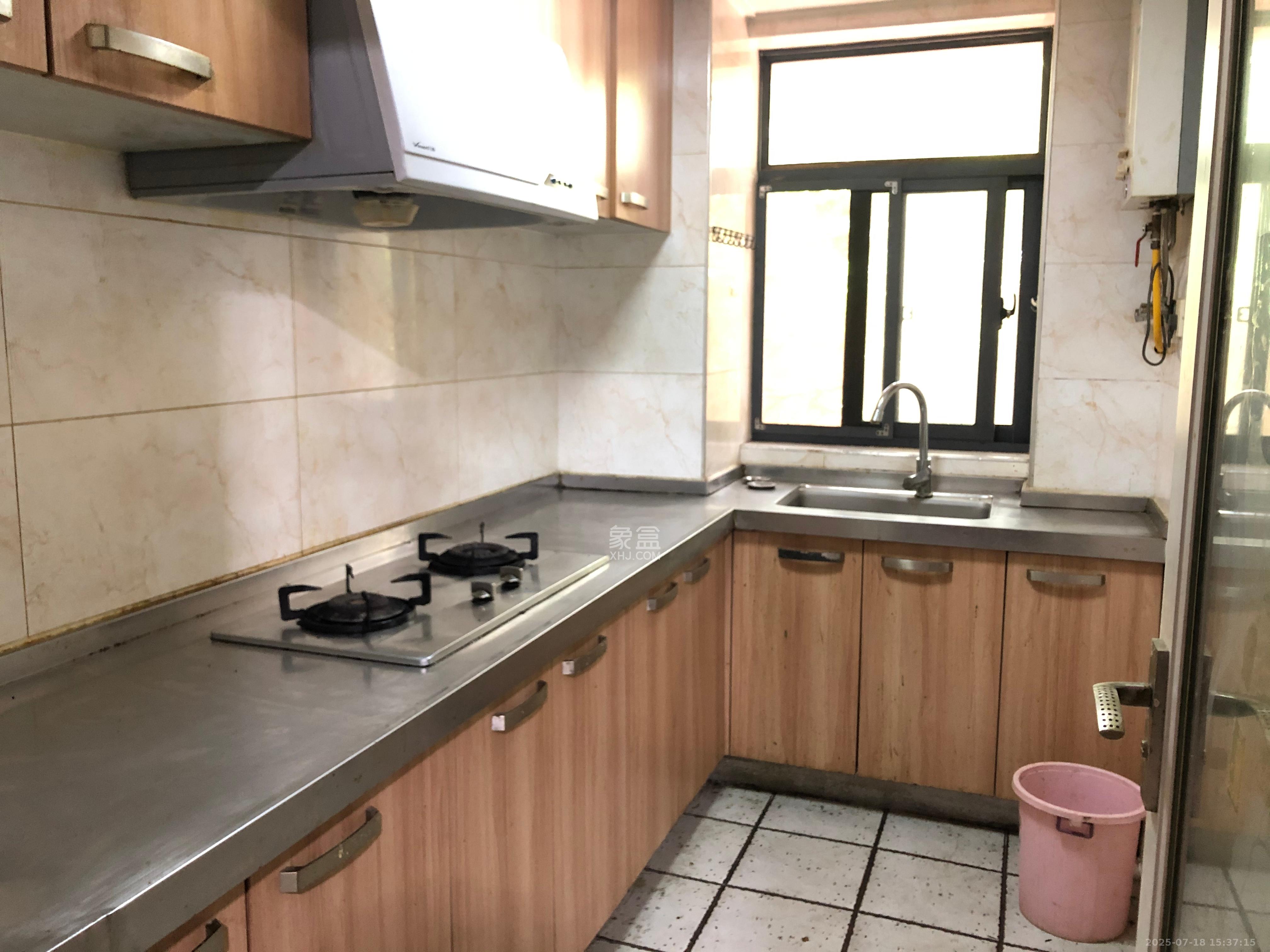 上峰苑(兰亭玥岛) 2室2厅1卫 1800.0元/月 上峰苑(兰亭玥岛) 2室2厅1卫 1800.0元/月室内图