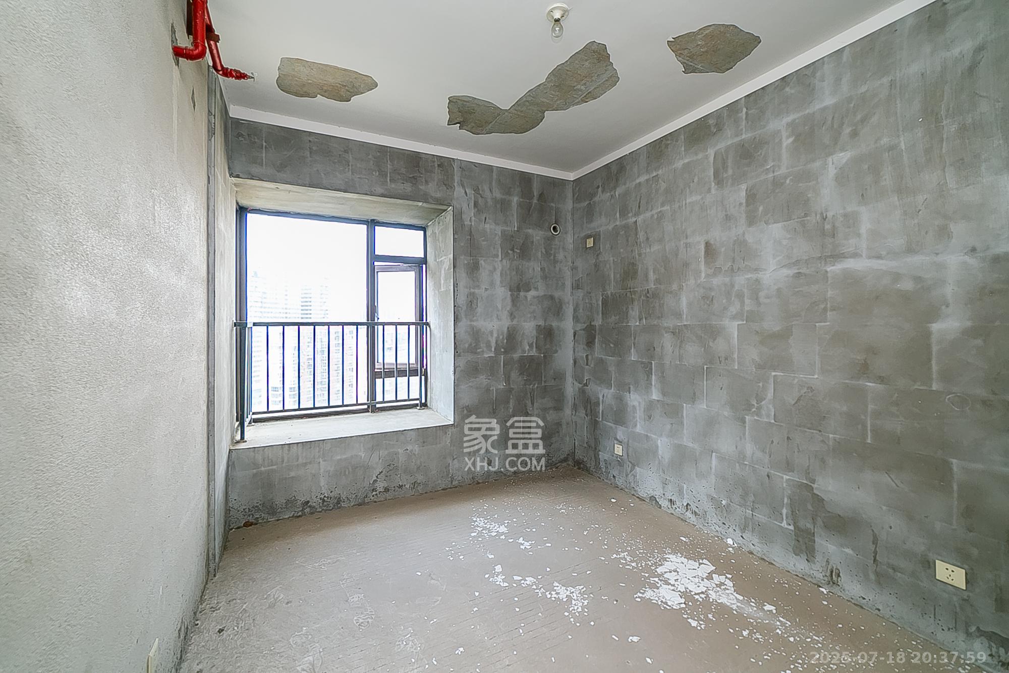中建江山壹号  4室2厅2卫   330.00万卧室