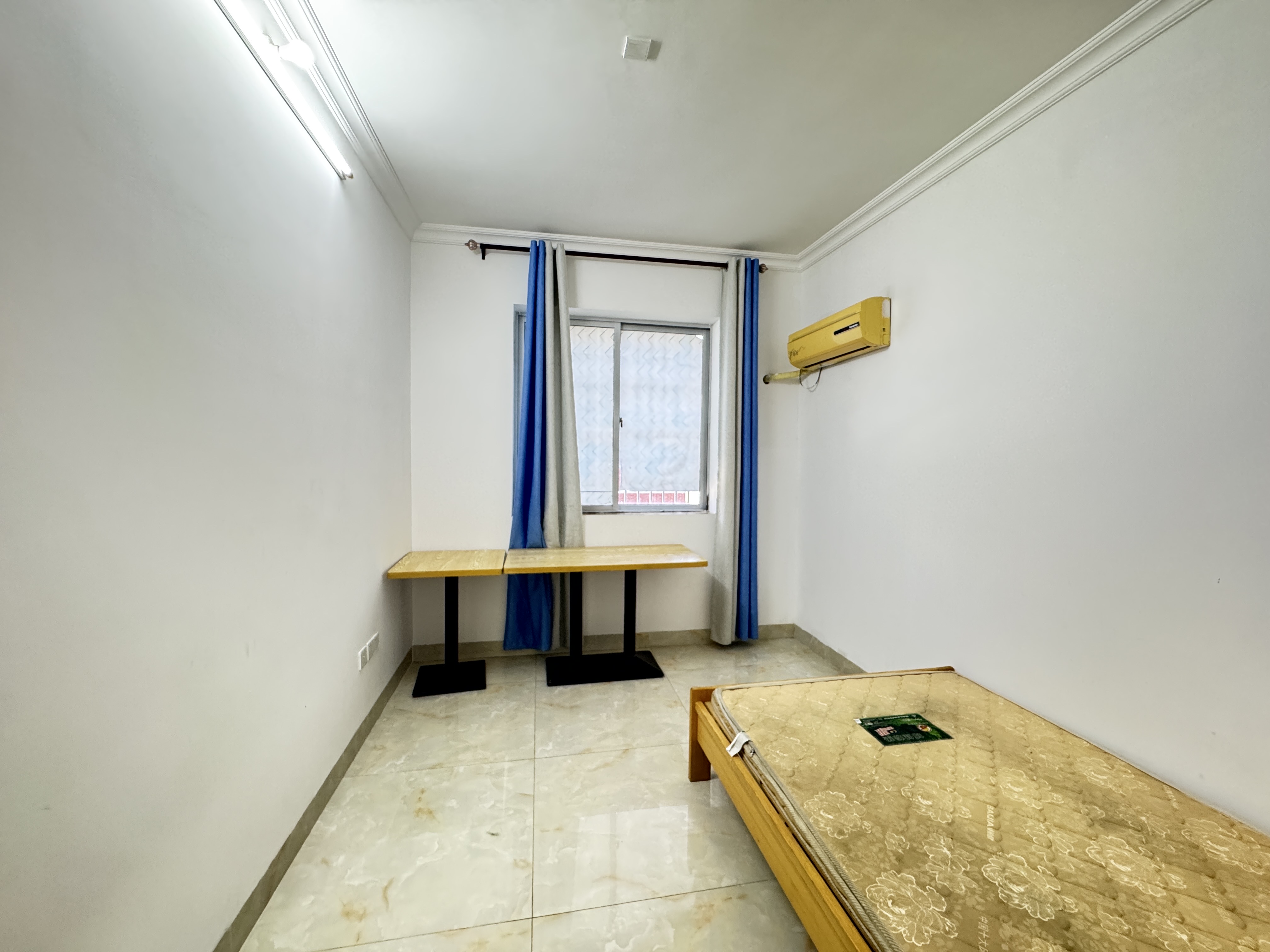 工商学院教工宿舍  3室2厅2卫    2600.0元/月 工商学院教工宿舍  3室2厅2卫    2600.0元/月室内图