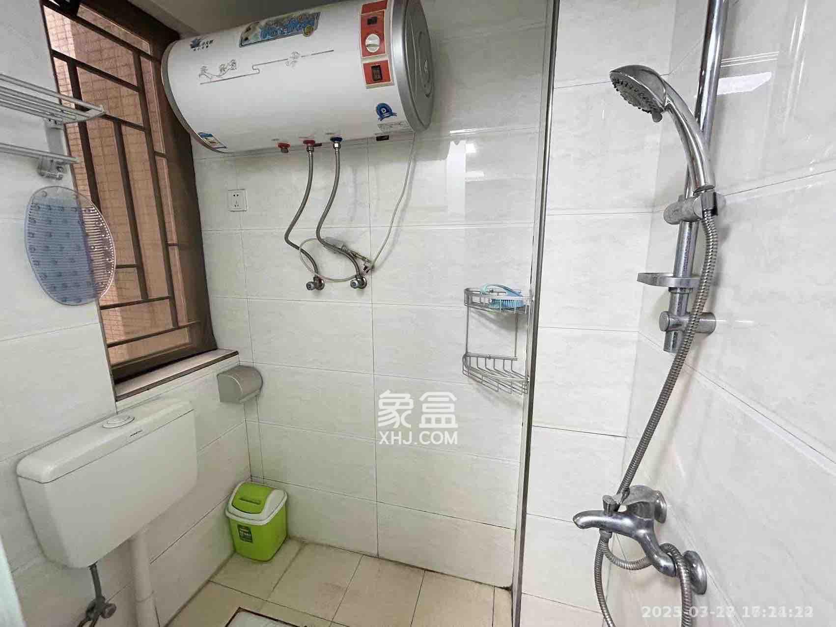 保利麓谷林语C区  3室2厅1卫   2300.00元/月室内图