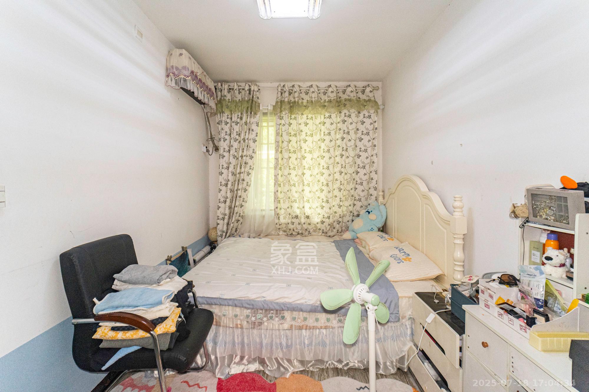 中南汽车世界  3室2厅1卫    49.8万 中南汽车世界  3室2厅1卫    49.8万卧室