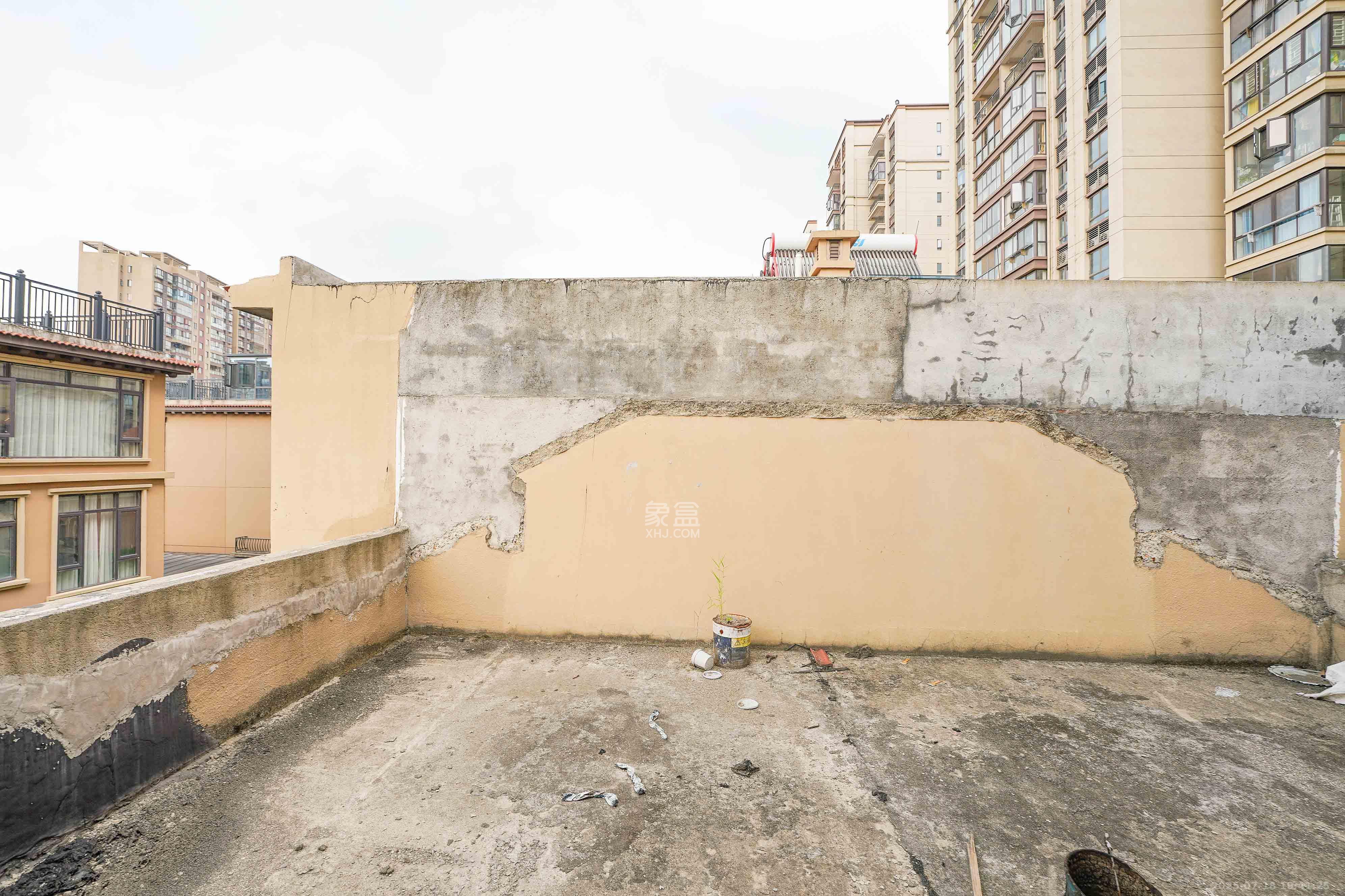 碧桂园公园壹号(凯怡茗苑)  5室2厅4卫    286.0万 碧桂园公园壹号(凯怡茗苑)  5室2厅4卫    286.0万阳台