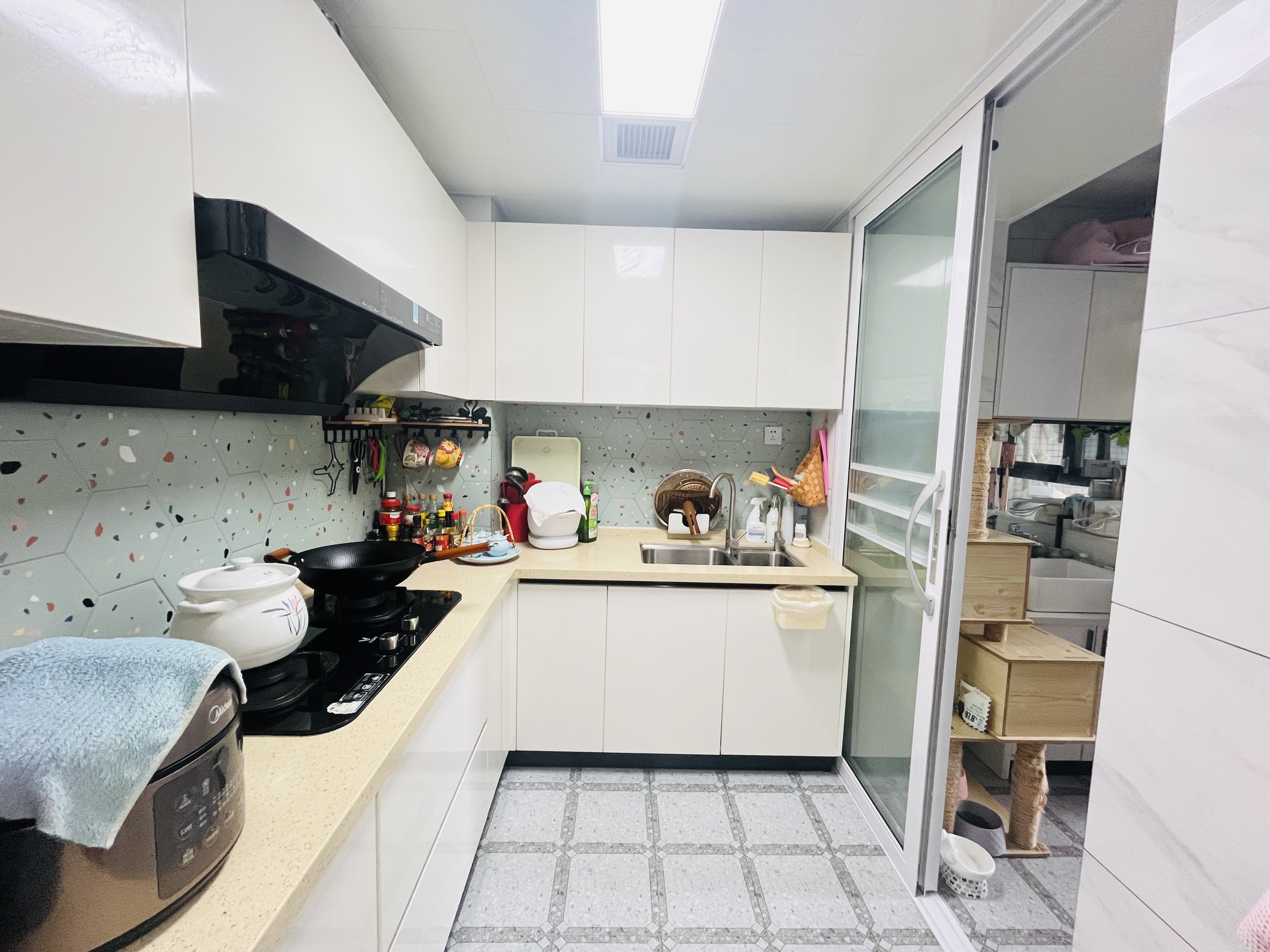 山城上品  3室2厅1卫   65.80万客厅