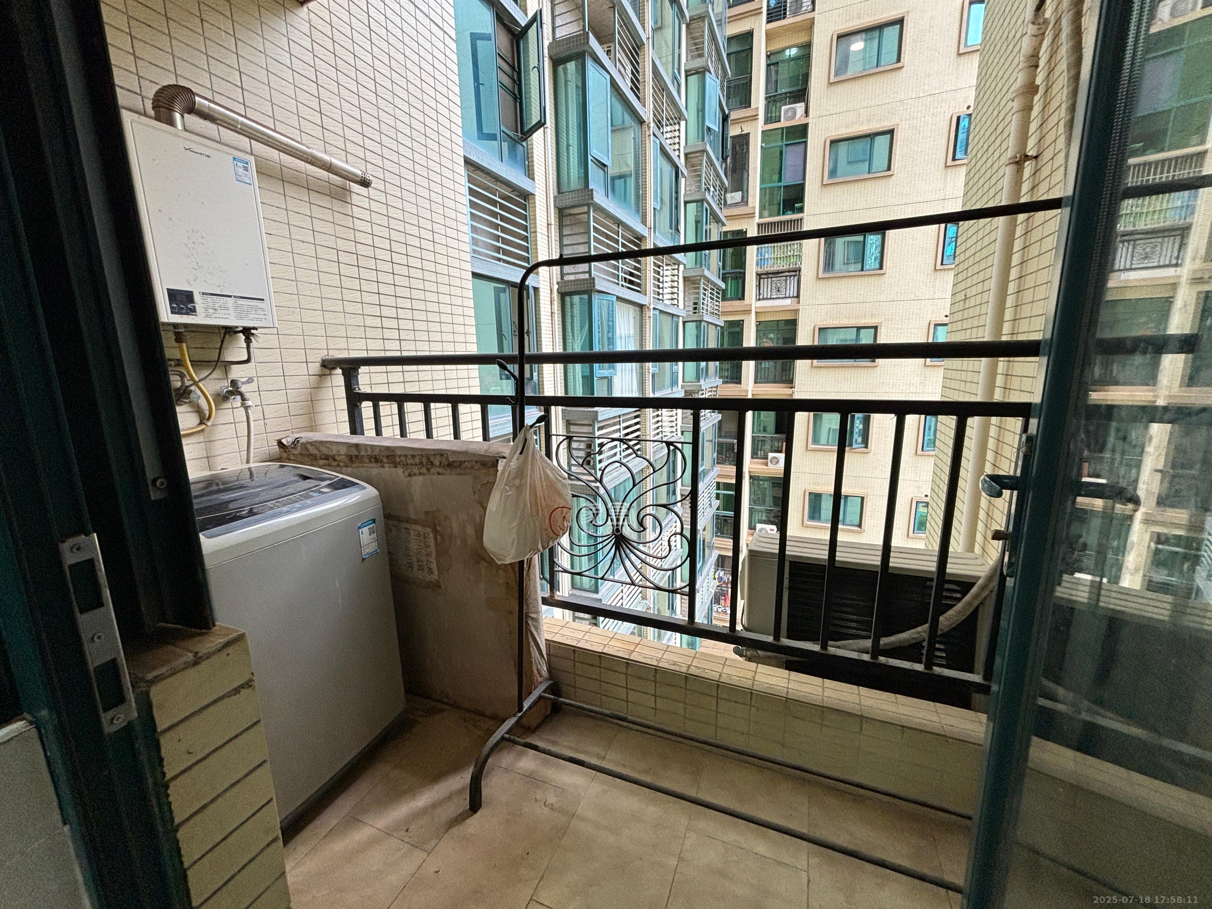 恒大名都  2室2厅1卫    1400.0元/月室内图