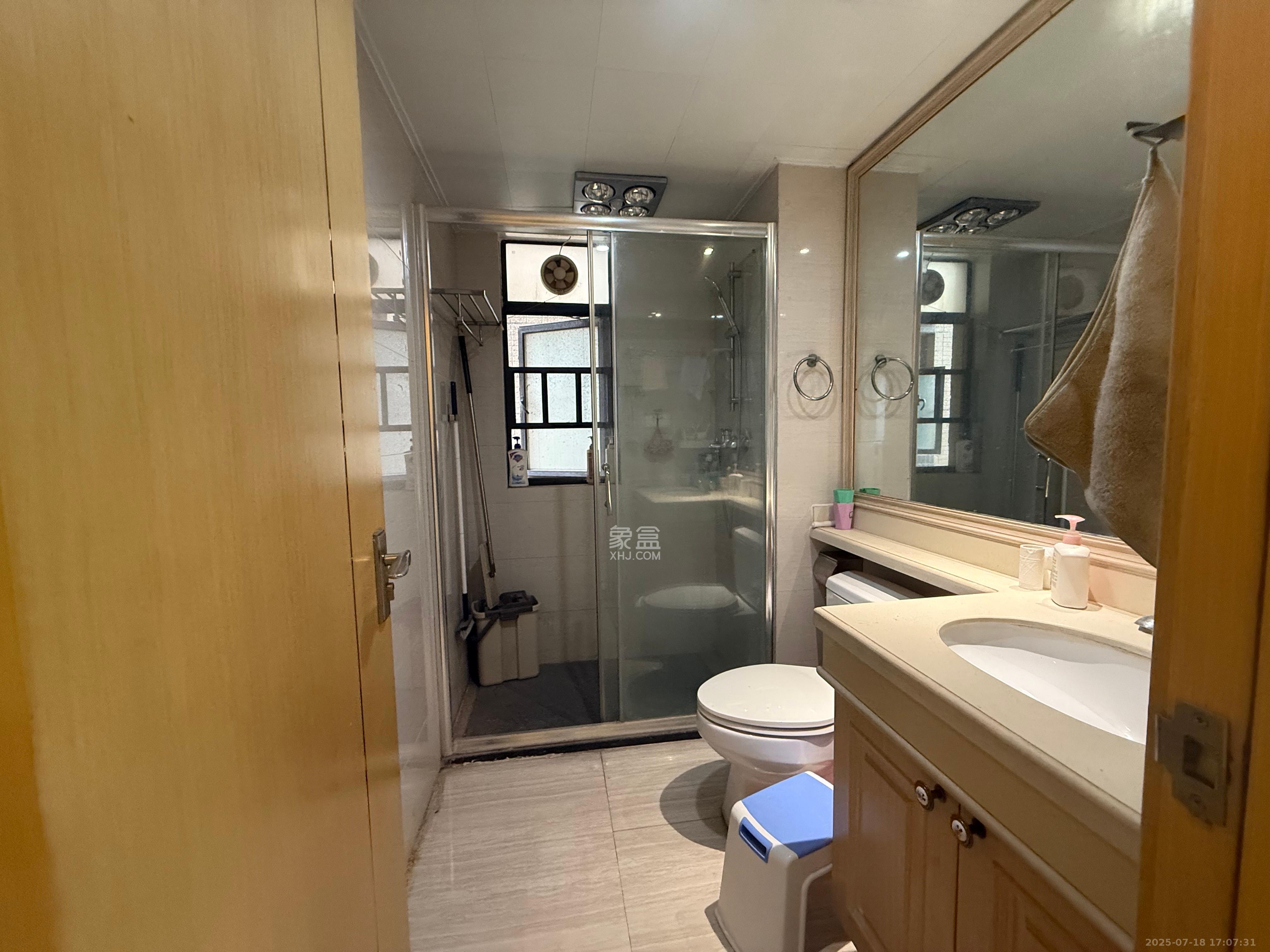 中海国际三期 3室2厅2卫 2500.0元/月 中海国际三期 3室2厅2卫 2500.0元/月室内图