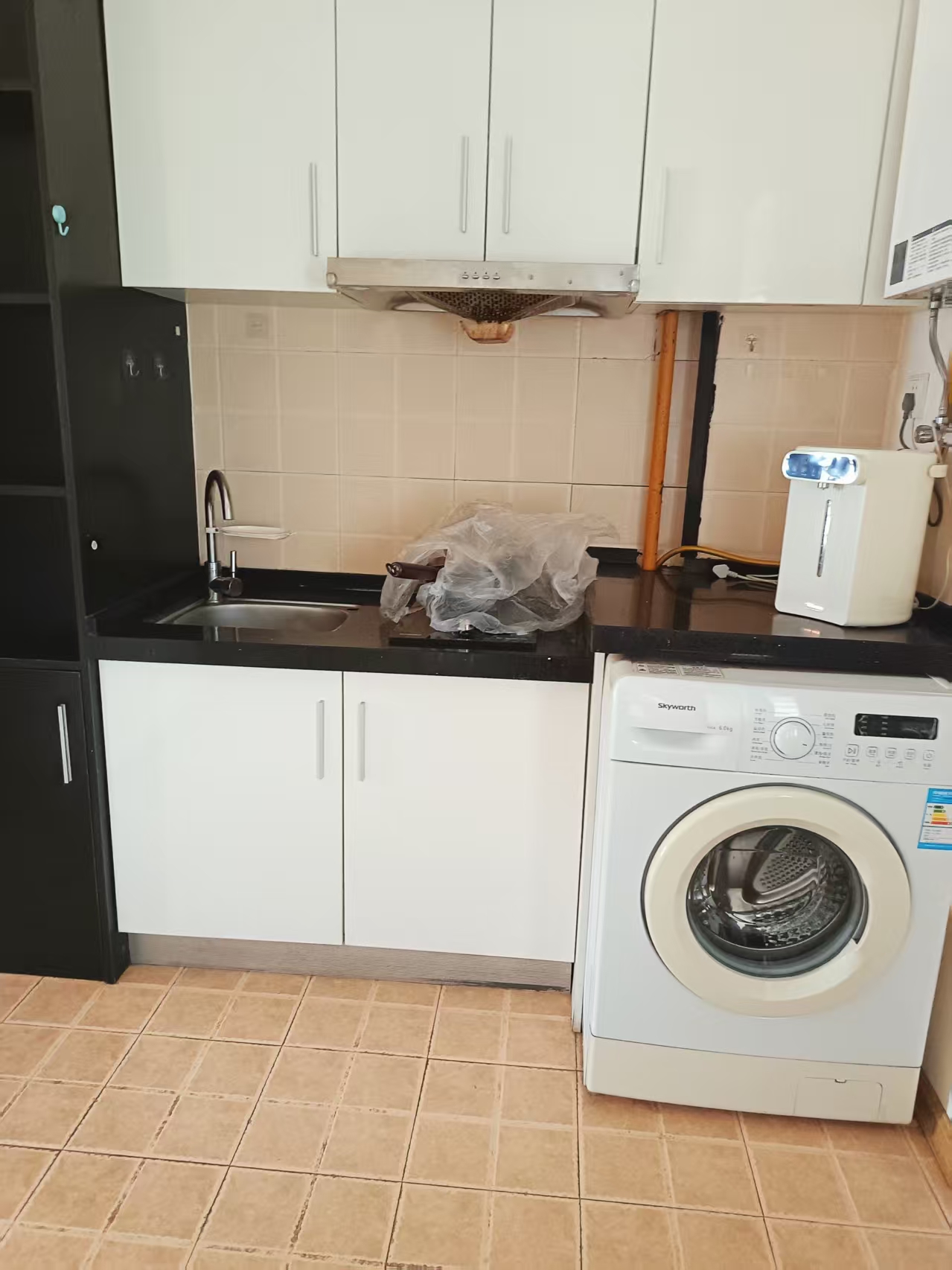 阳光青年城  1室1厅1卫    1000.0元/月 阳光青年城  1室1厅1卫    1000.0元/月室内图