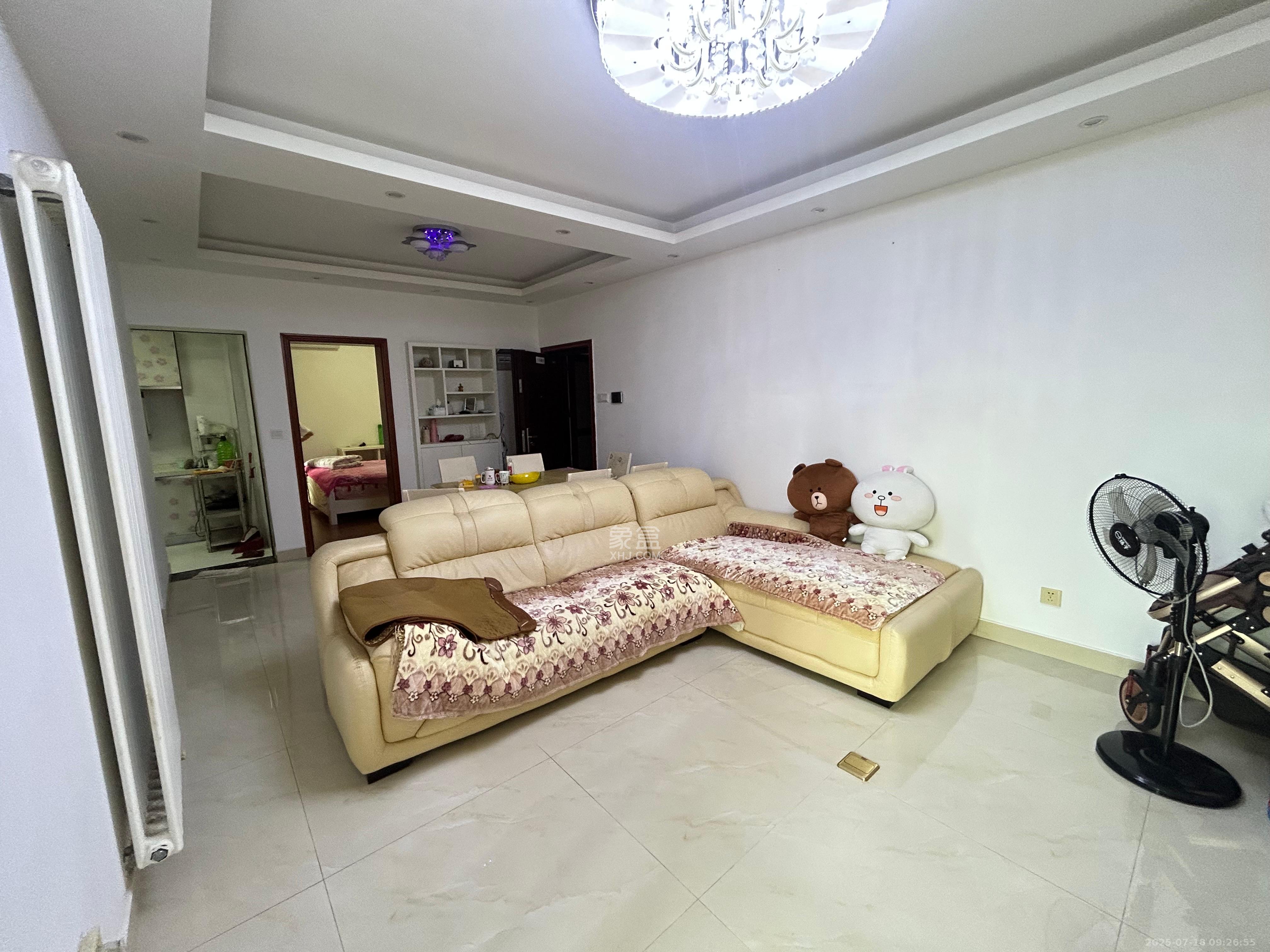 怡海星城  3室2厅2卫    2200.0元/月室内图