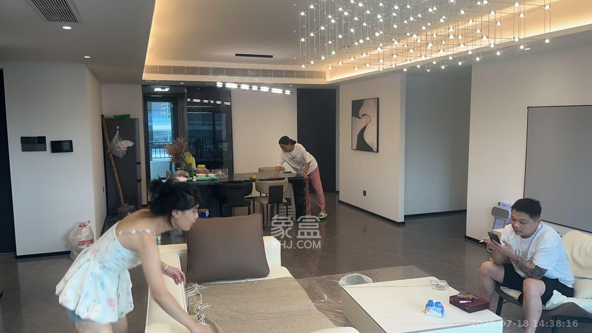 万科松湖天地  4室2厅2卫    4500.0元/月