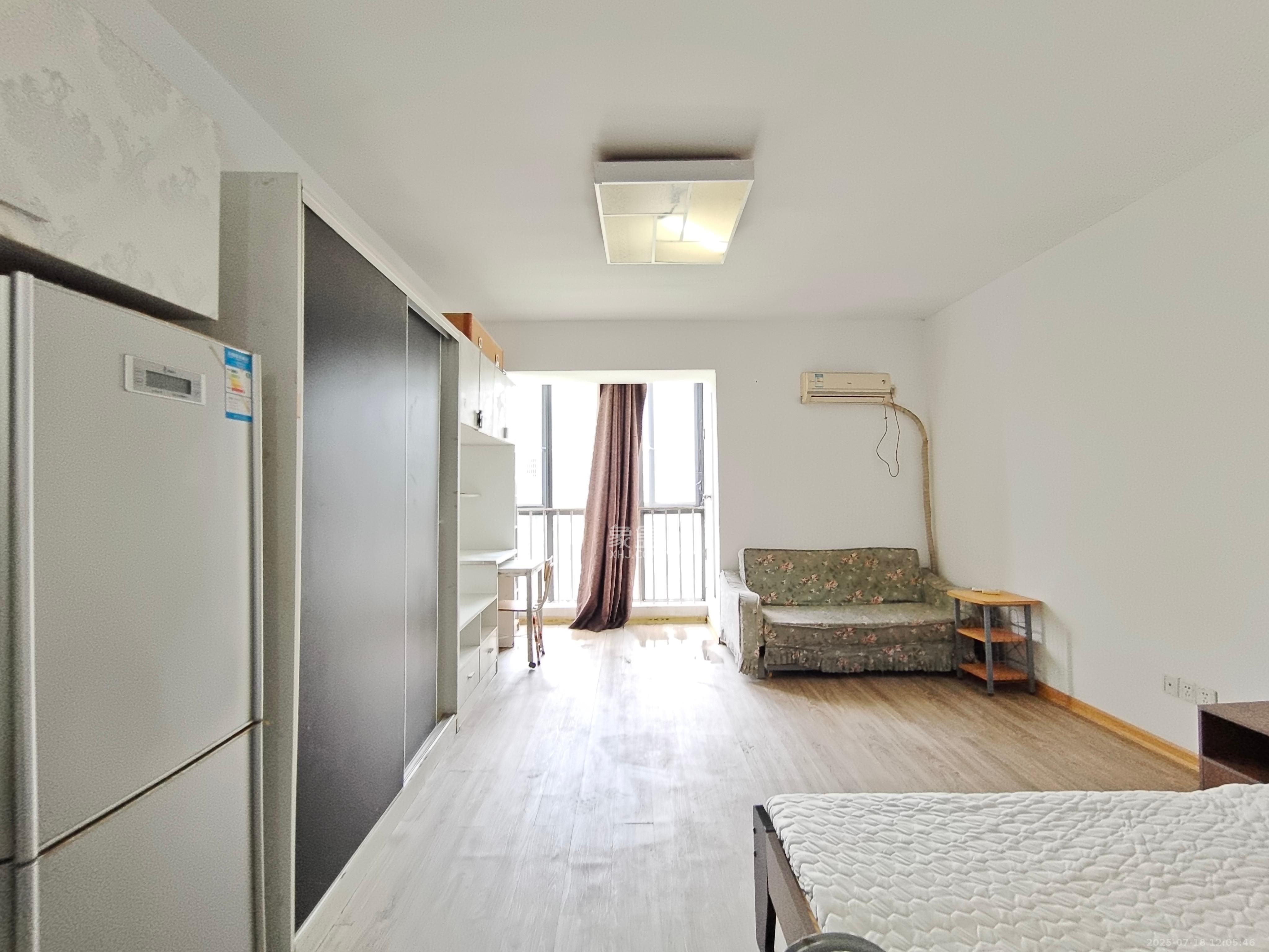 阳光100二期 1室0厅1卫 1100.0元/月 阳光100二期 1室0厅1卫 1100.0元/月室内图