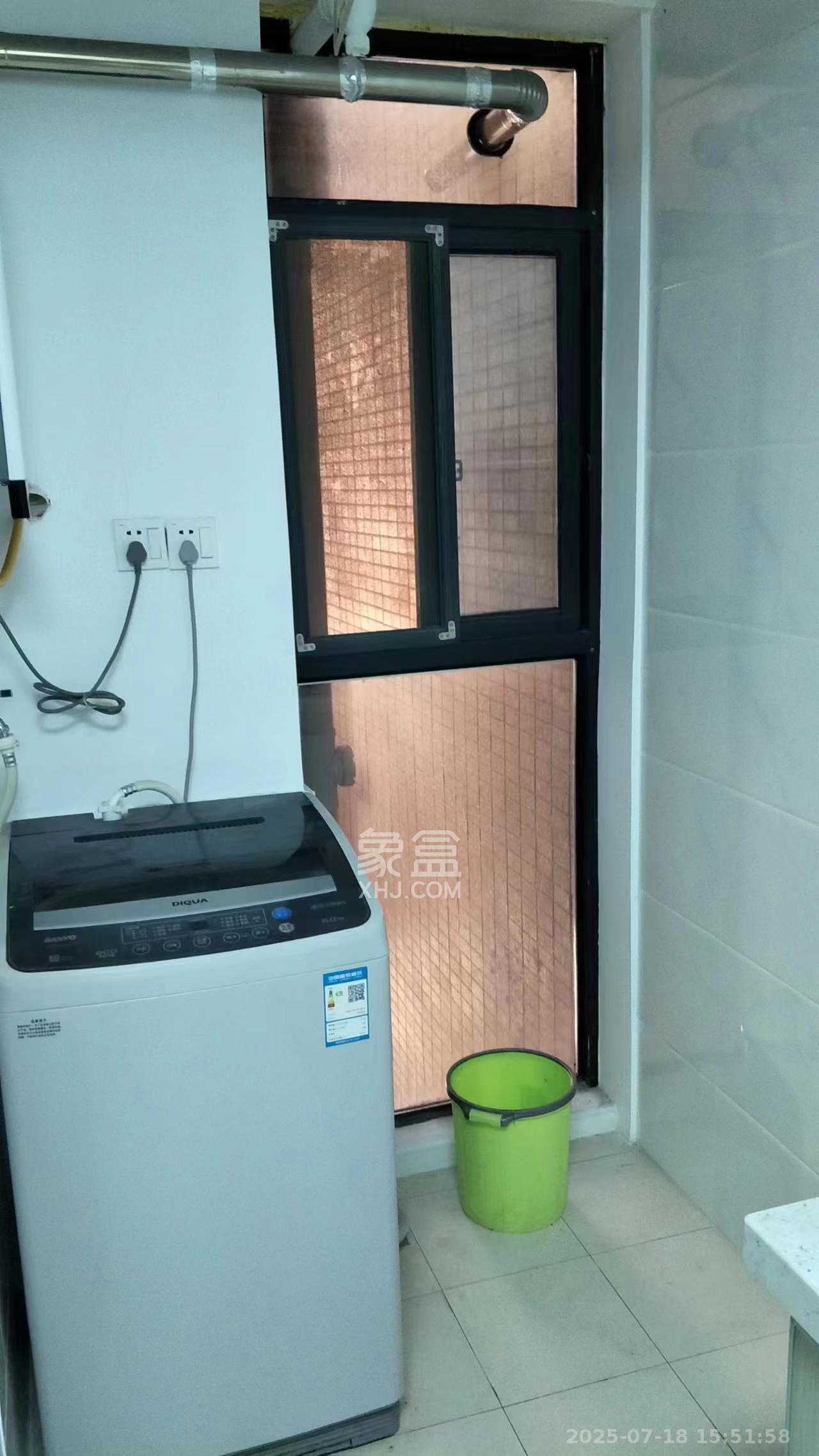 长房半岛蓝湾(观山月)  2室1厅1卫    1700.0元/月 长房半岛蓝湾(观山月)  2室1厅1卫    1700.0元/月室内图1