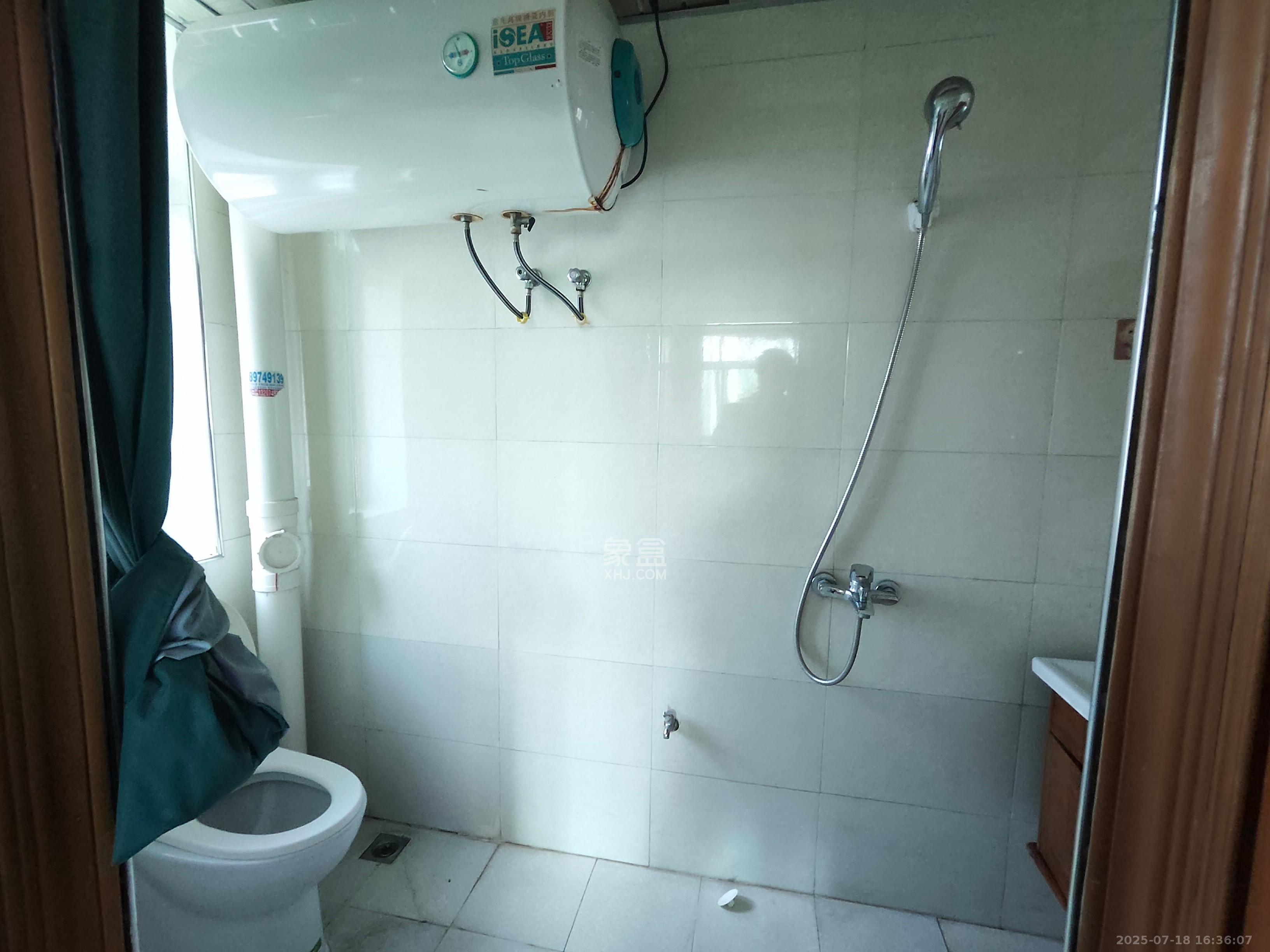 城南花苑 3室2厅2卫 2200.0元/月 城南花苑 3室2厅2卫 2200.0元/月室内图