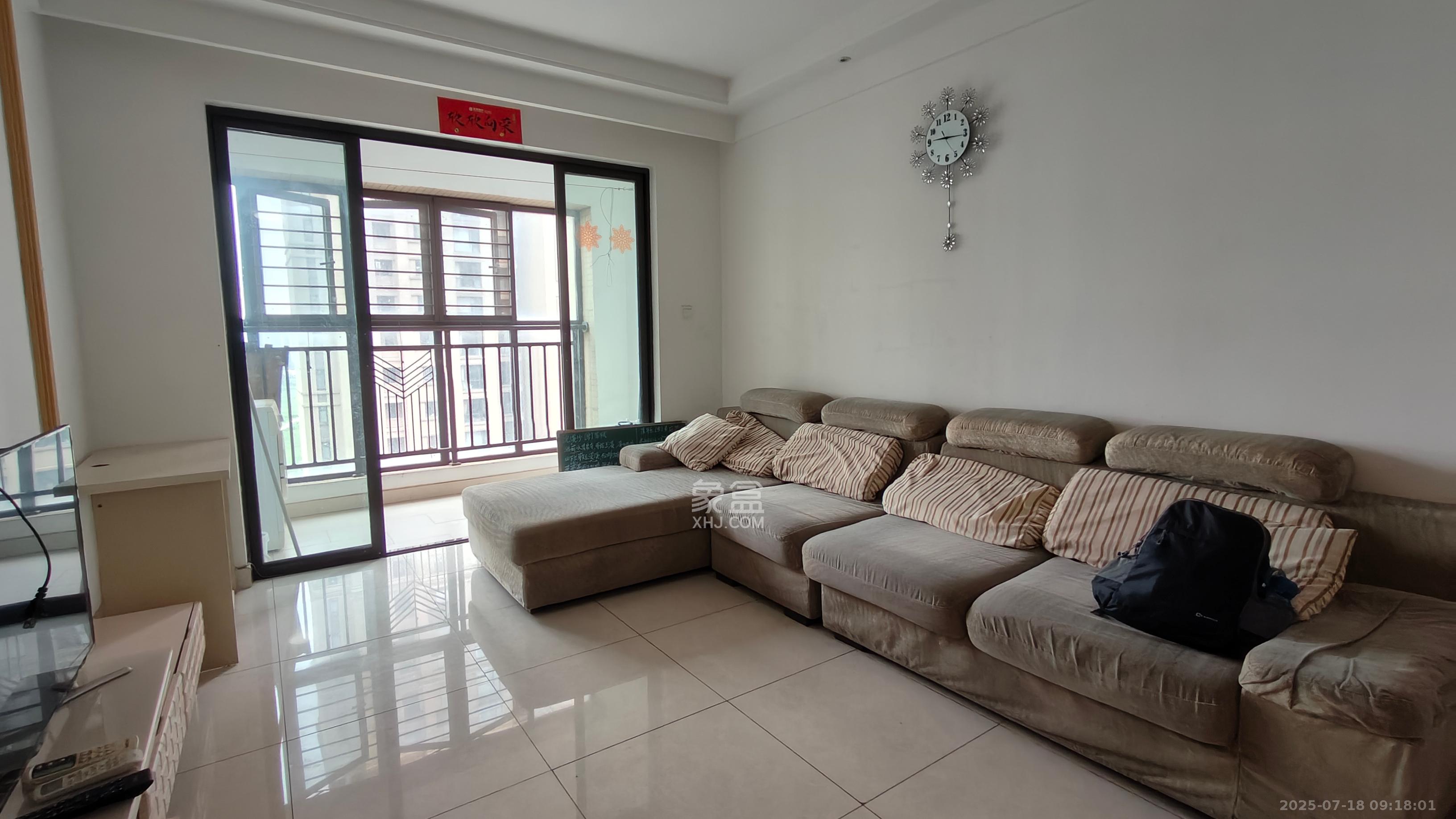 中海国际三期 3室2厅2卫 2100.0元/月 中海国际三期 3室2厅2卫 2100.0元/月室内图