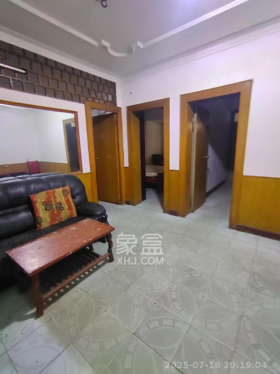 向韶村 1室0厅0卫 2000.0元/月 向韶村 1室0厅0卫 2000.0元/月室内图