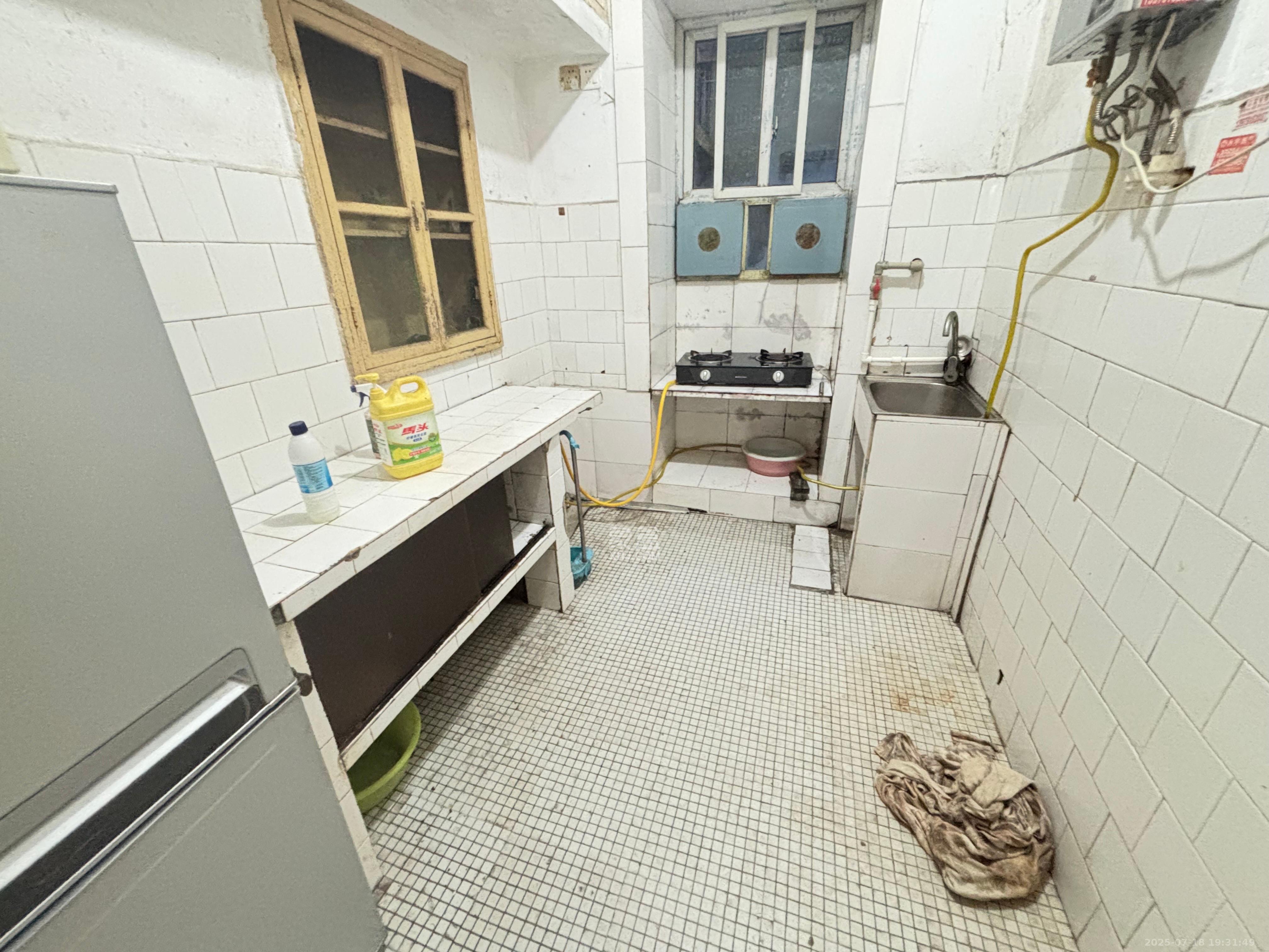 通程物流宿舍 2室1厅1卫 1100.0元/月 通程物流宿舍 2室1厅1卫 1100.0元/月室内图