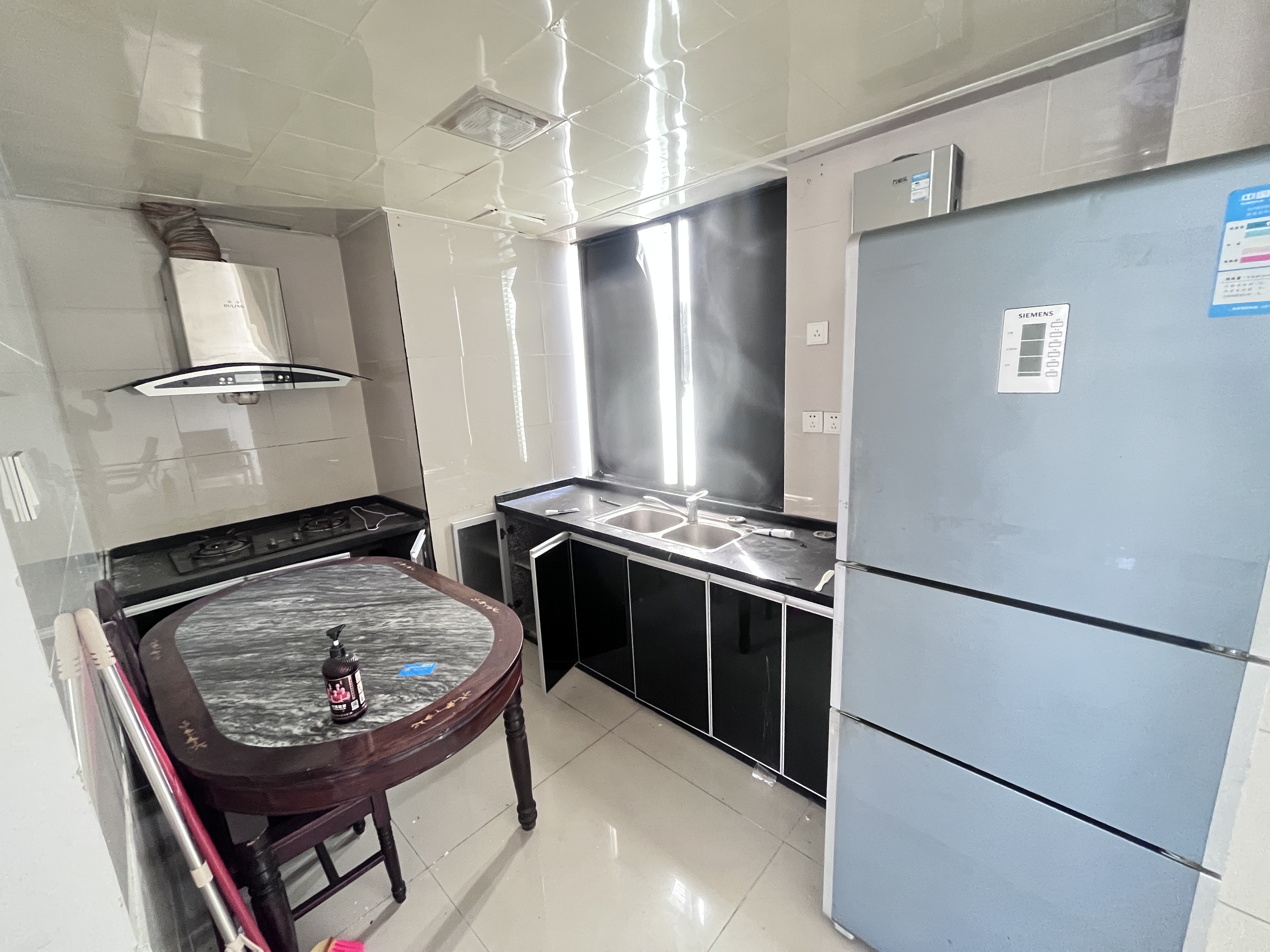 鑫汇大厦 2室2厅1卫 2300.0元/月 鑫汇大厦 2室2厅1卫 2300.0元/月室内图