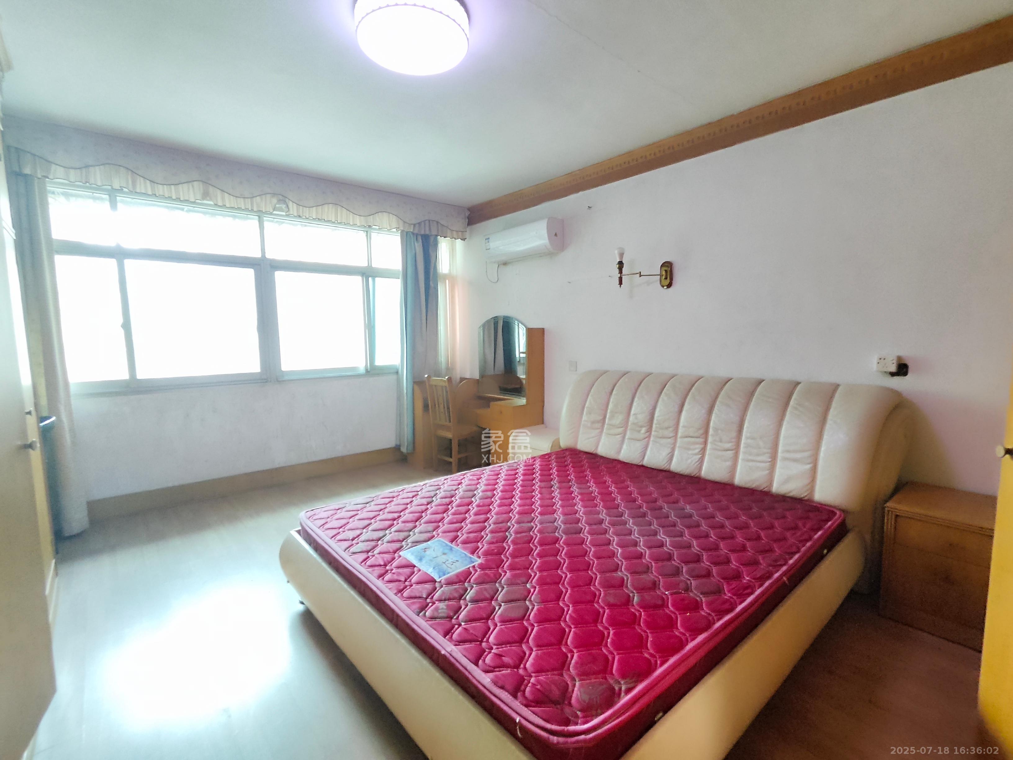 城南花苑 3室2厅2卫 2200.0元/月 城南花苑 3室2厅2卫 2200.0元/月室内图