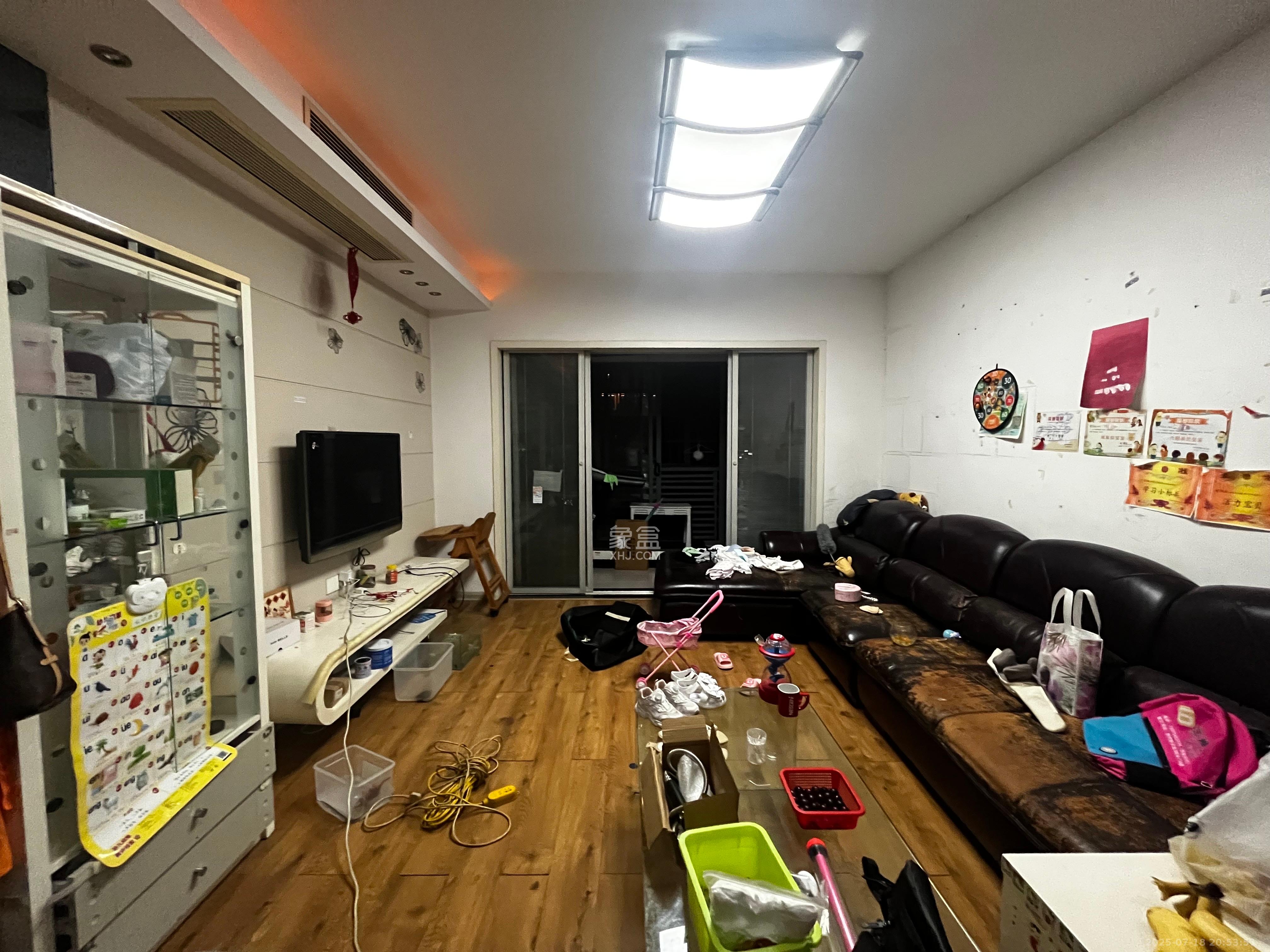 滨江君悦香邸  3室2厅2卫    3000.0元/月