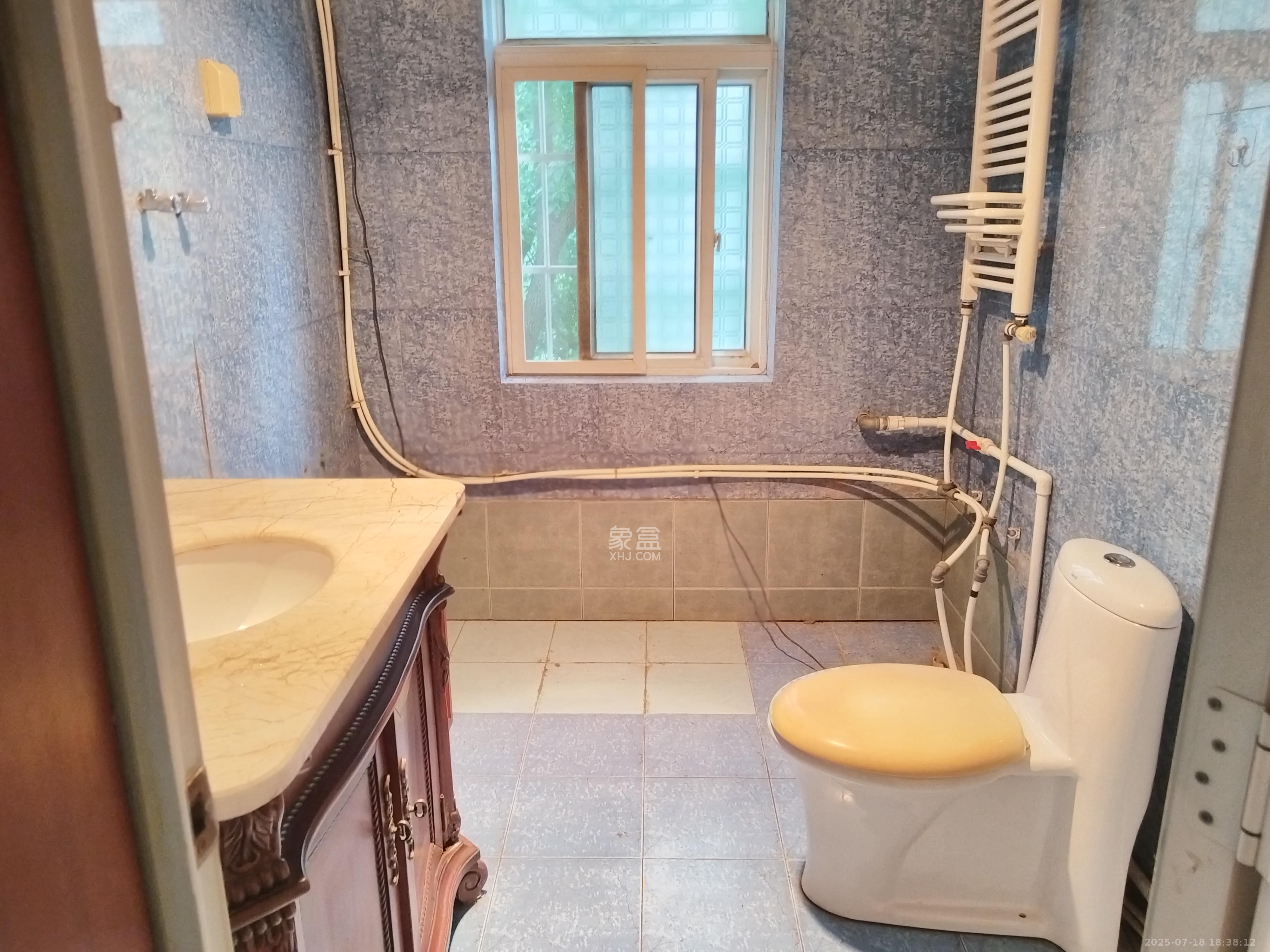 广厦新苑 4室2厅2卫 2800.0元/月 广厦新苑 4室2厅2卫 2800.0元/月室内图