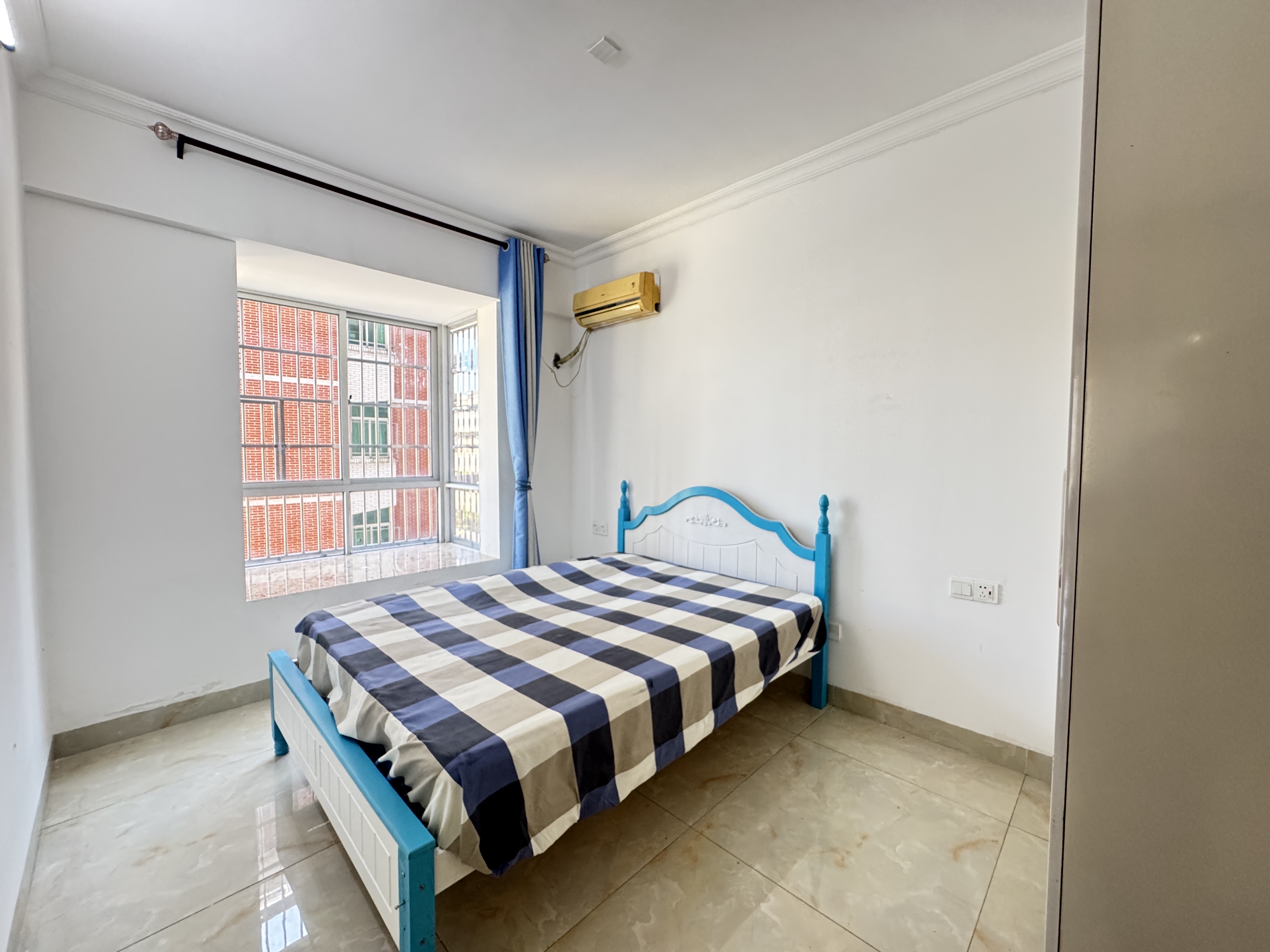 工商学院教工宿舍  3室2厅2卫    2600.0元/月 工商学院教工宿舍  3室2厅2卫    2600.0元/月室内图