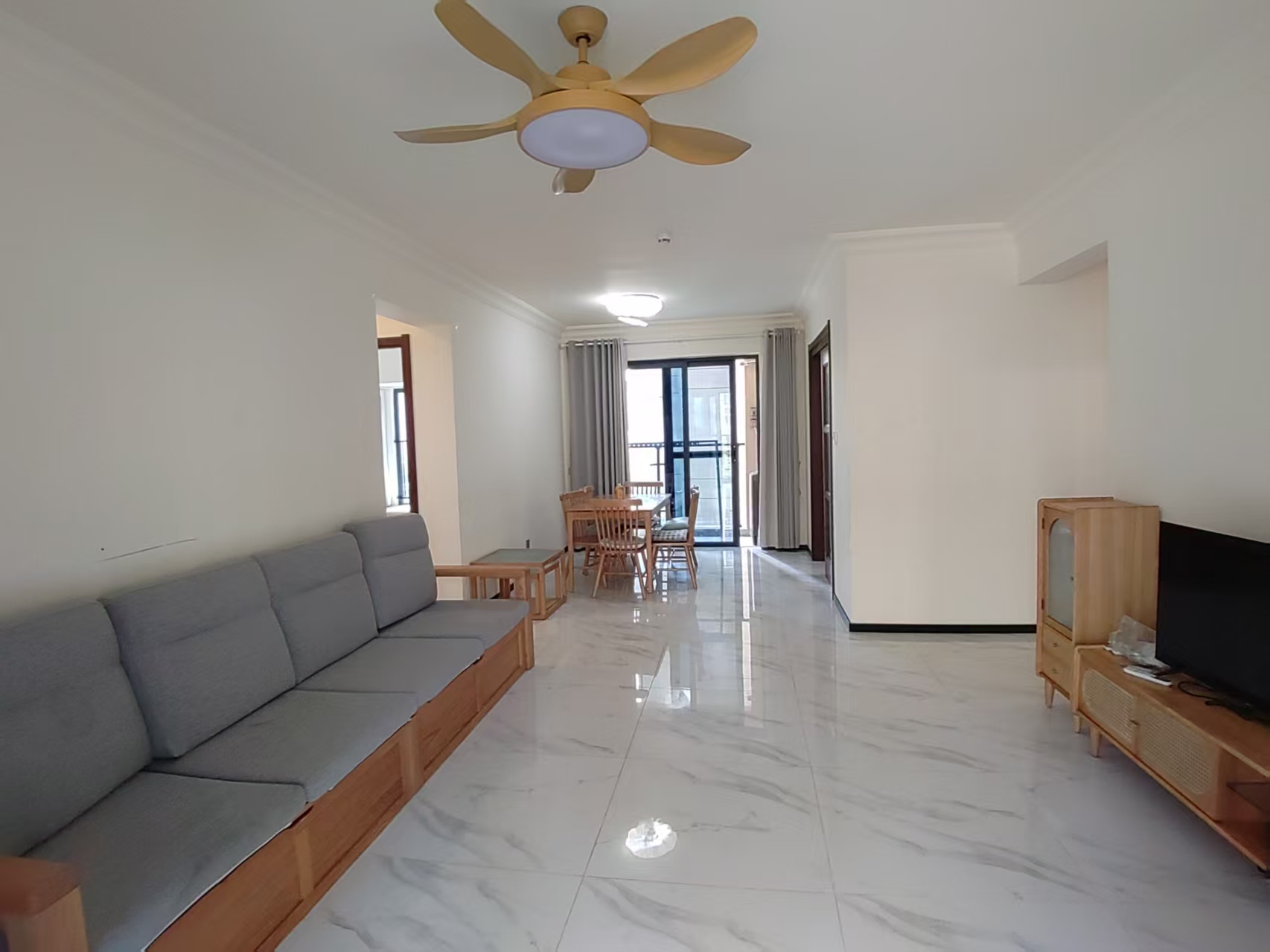 碧桂园中央半岛 4室2厅2卫 3200.0元/月 碧桂园中央半岛 4室2厅2卫 3200.0元/月室内图