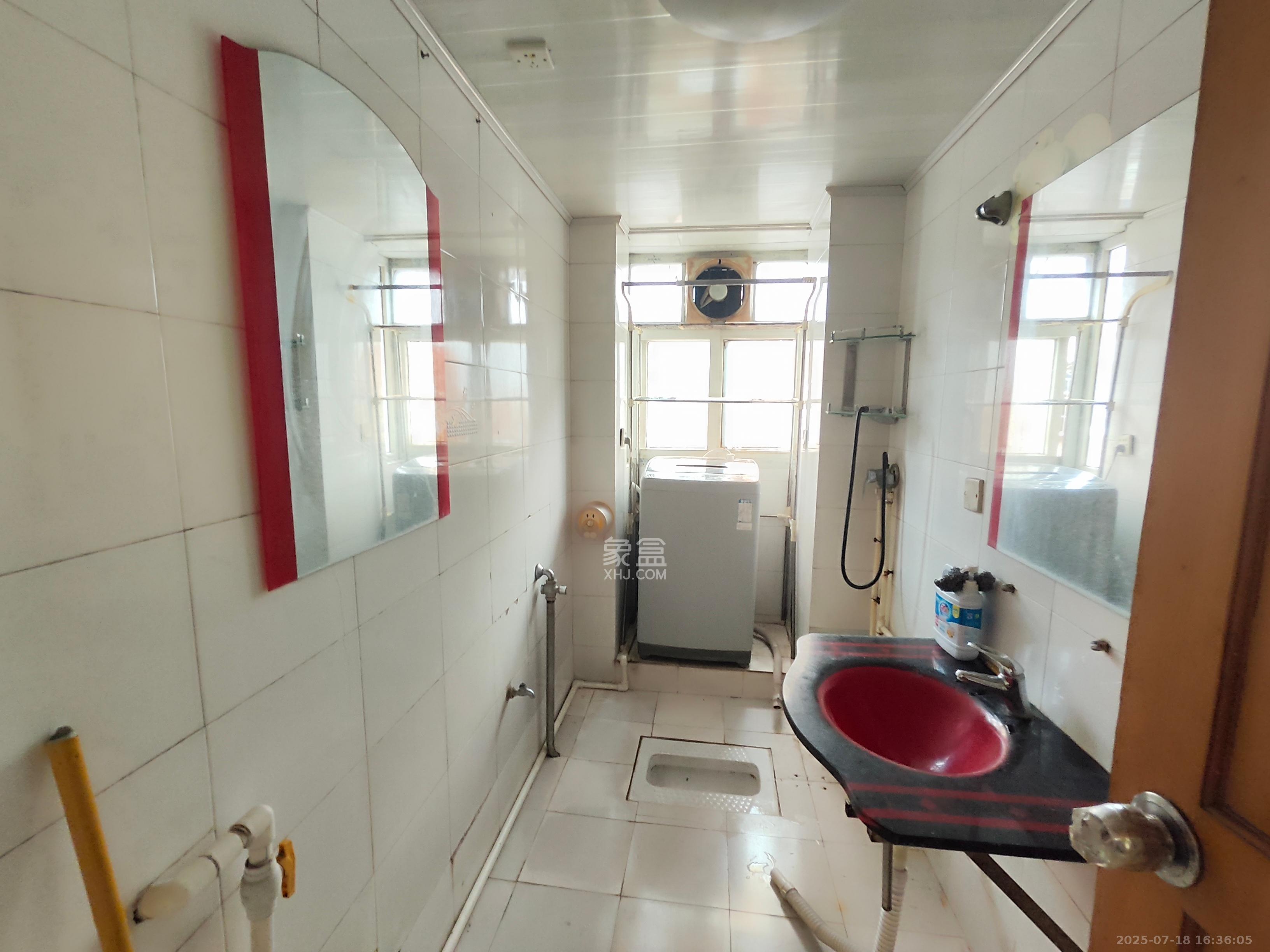 城南花苑 3室2厅2卫 2200.0元/月 城南花苑 3室2厅2卫 2200.0元/月室内图