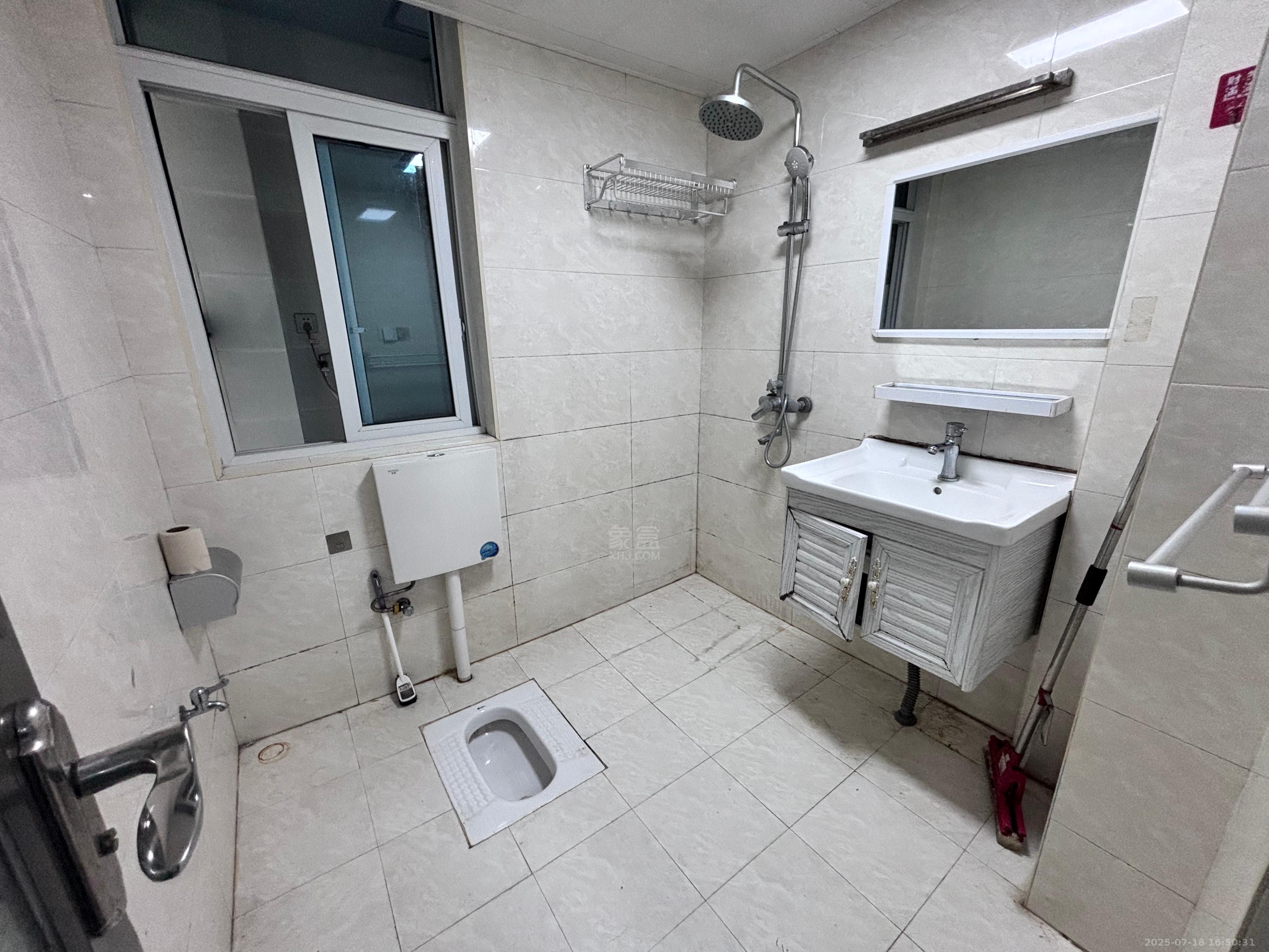 金碧花园 2室2厅1卫 1600.0元/月 金碧花园 2室2厅1卫 1600.0元/月室内图