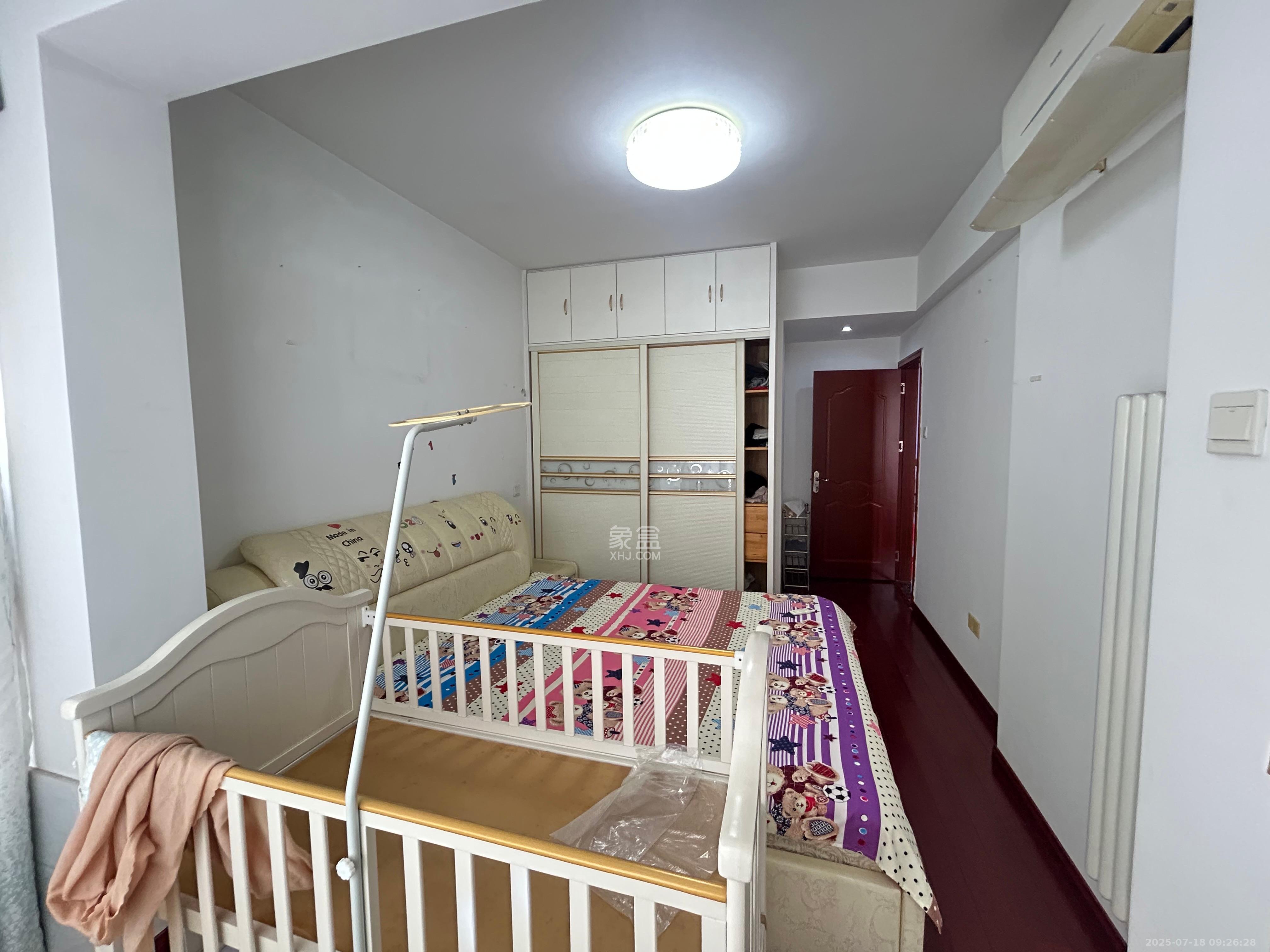 怡海星城  3室2厅2卫    2200.0元/月室内图