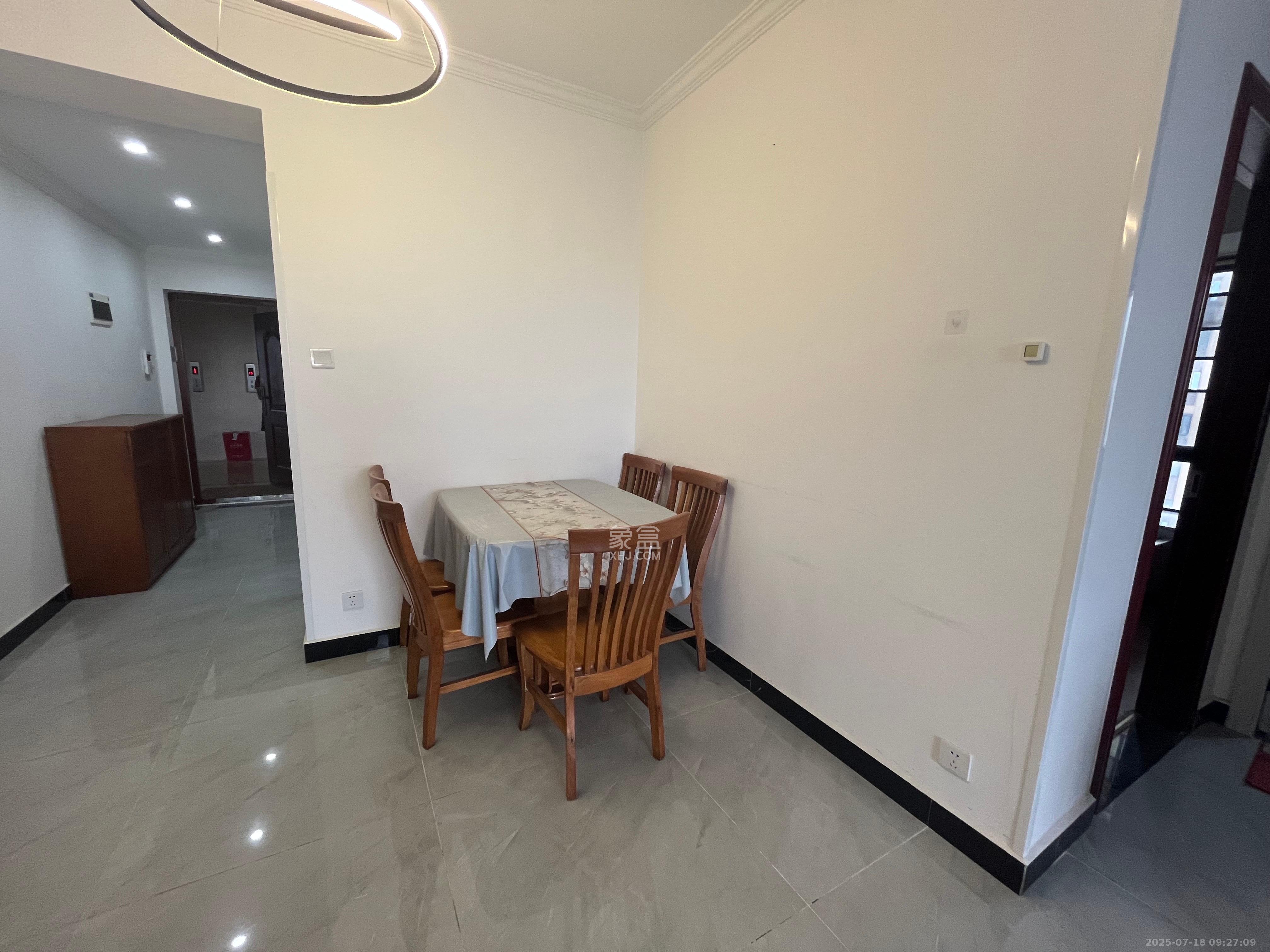 鸿邦国际城  3室1厅1卫    2400.0元/月 鸿邦国际城  3室1厅1卫    2400.0元/月室内图