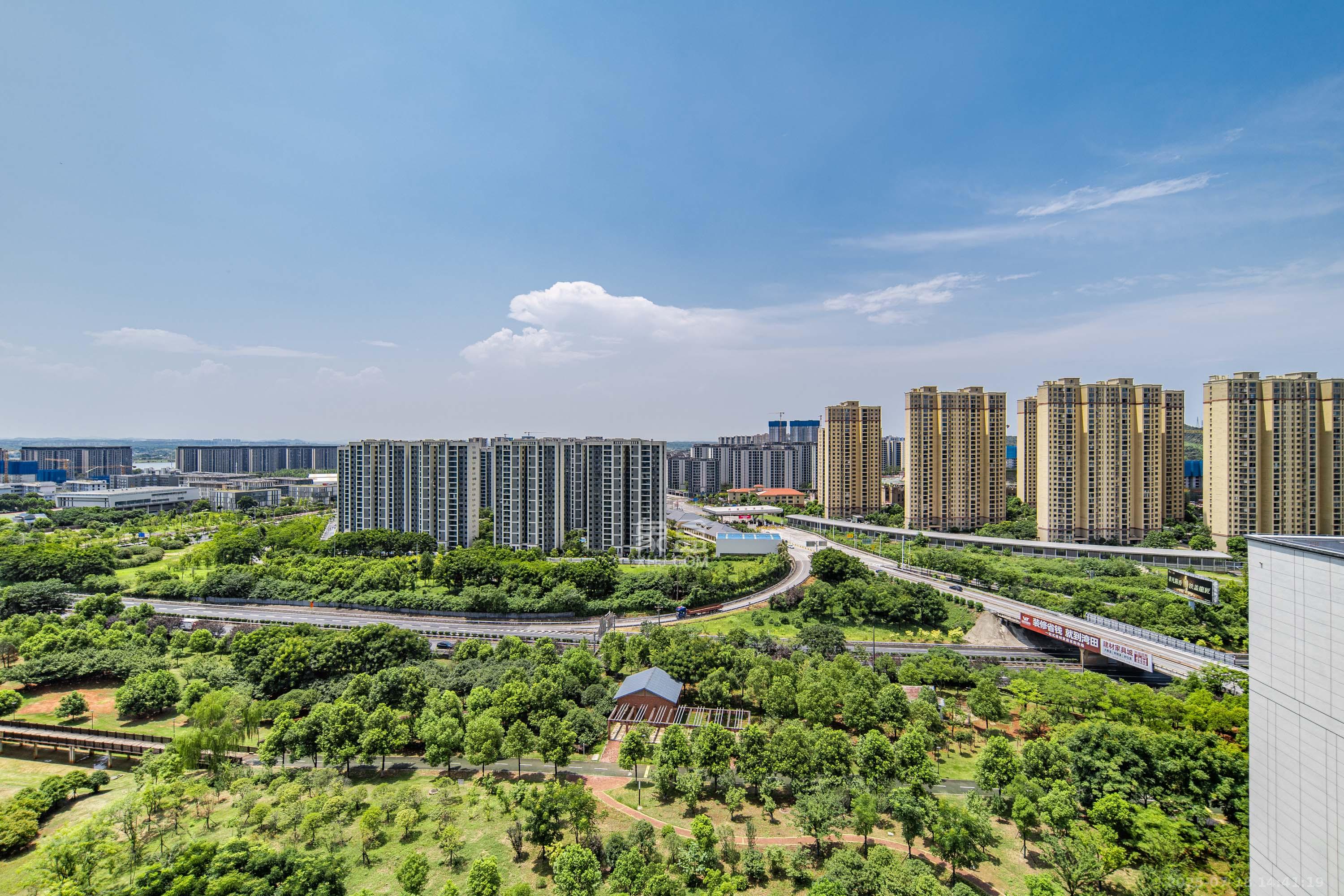 华润凯旋门一期  5室2厅2卫   270.00万其他