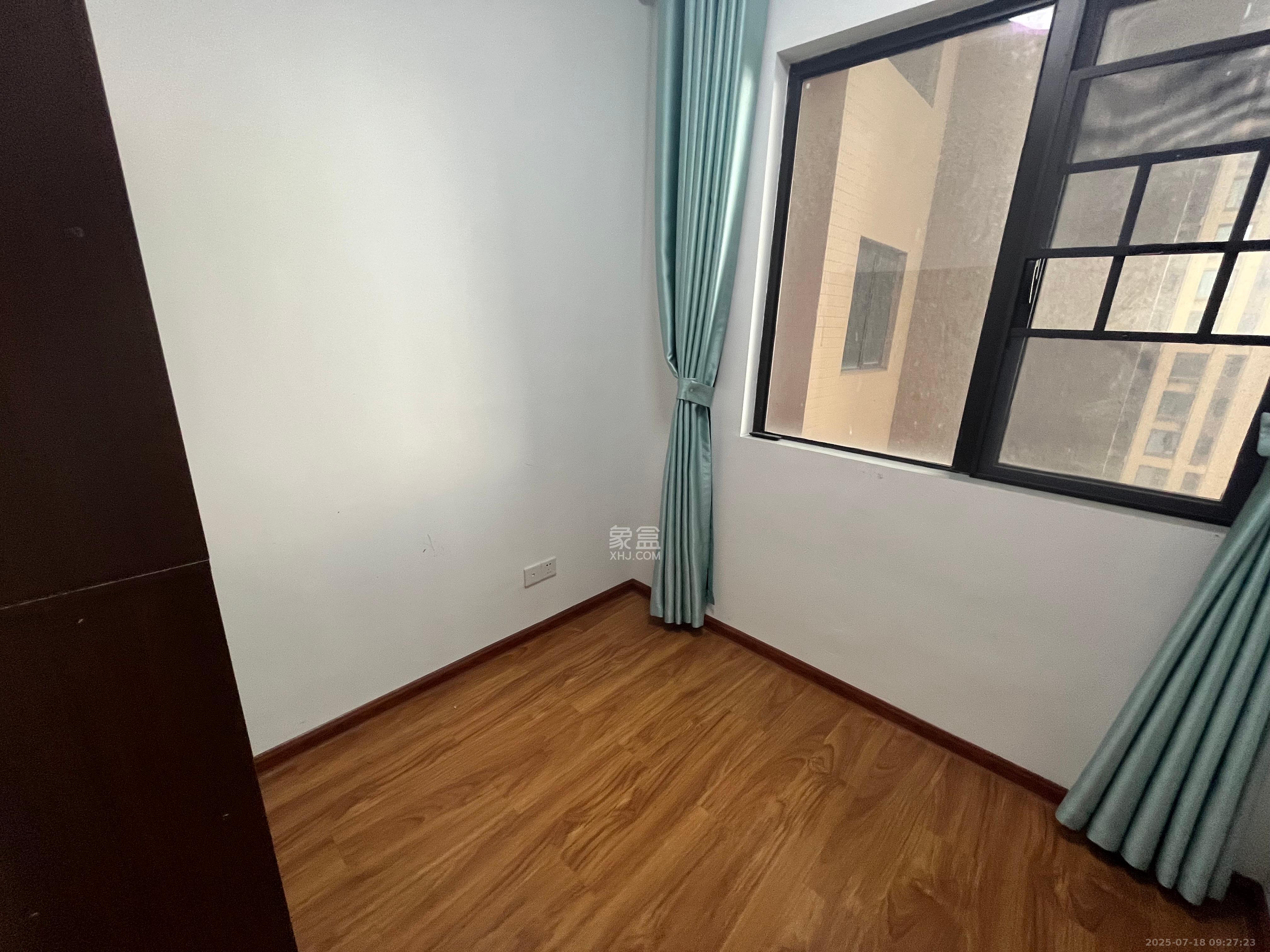 鸿邦国际城  3室1厅1卫    2400.0元/月 鸿邦国际城  3室1厅1卫    2400.0元/月室内图