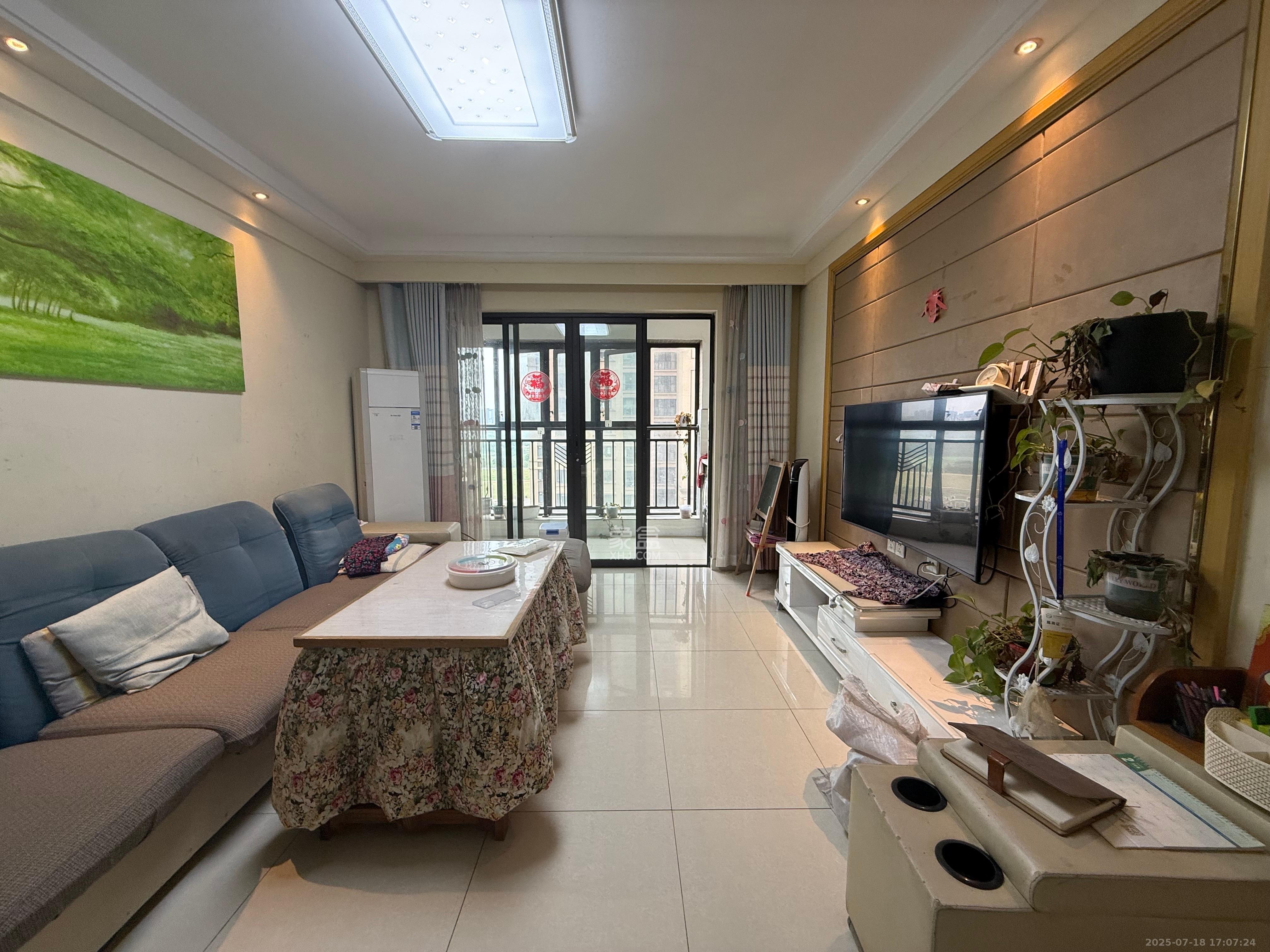 中海国际三期 3室2厅2卫 2500.0元/月 中海国际三期 3室2厅2卫 2500.0元/月室内图