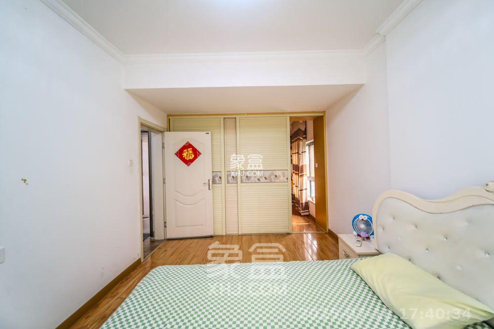 花样年华 3室2厅1卫 2200.0元/月 花样年华 3室2厅1卫 2200.0元/月室内图