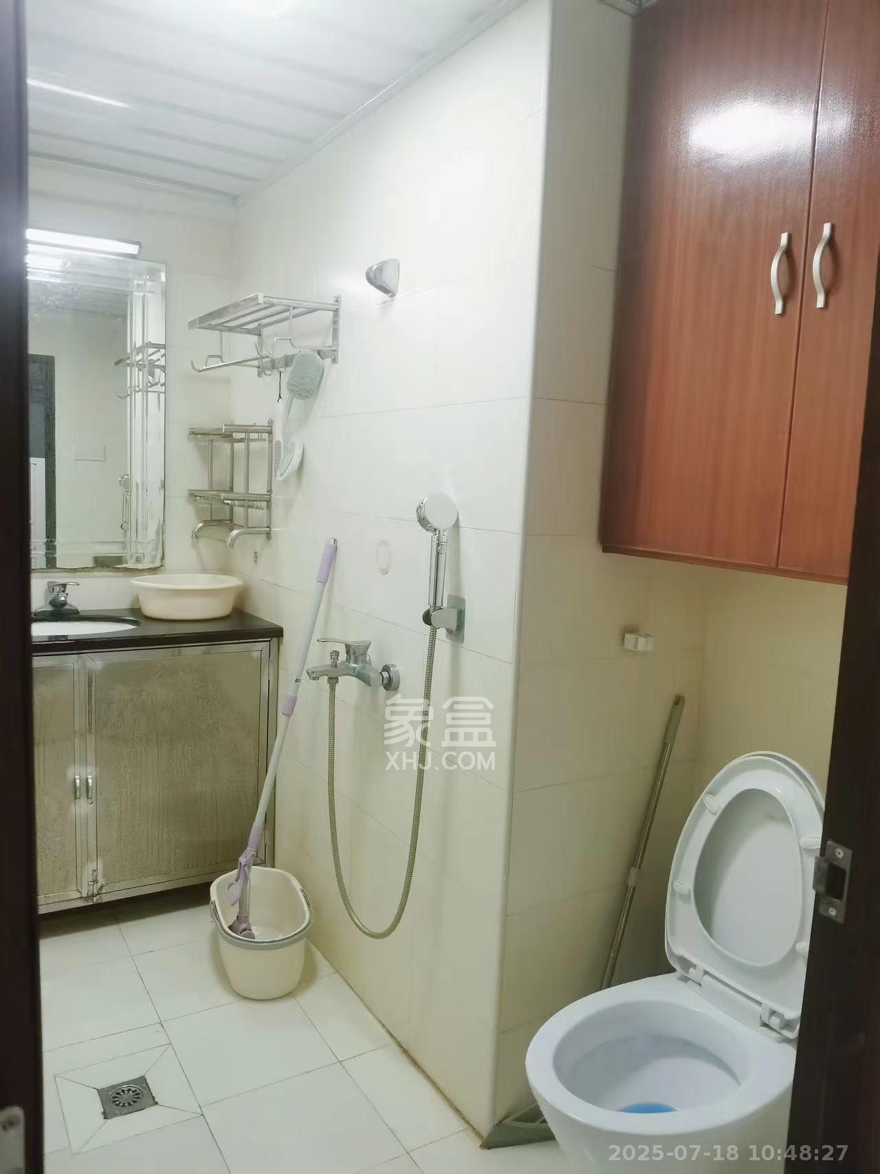 湘域中央  1室1厅1卫    2000.0元/月室内图