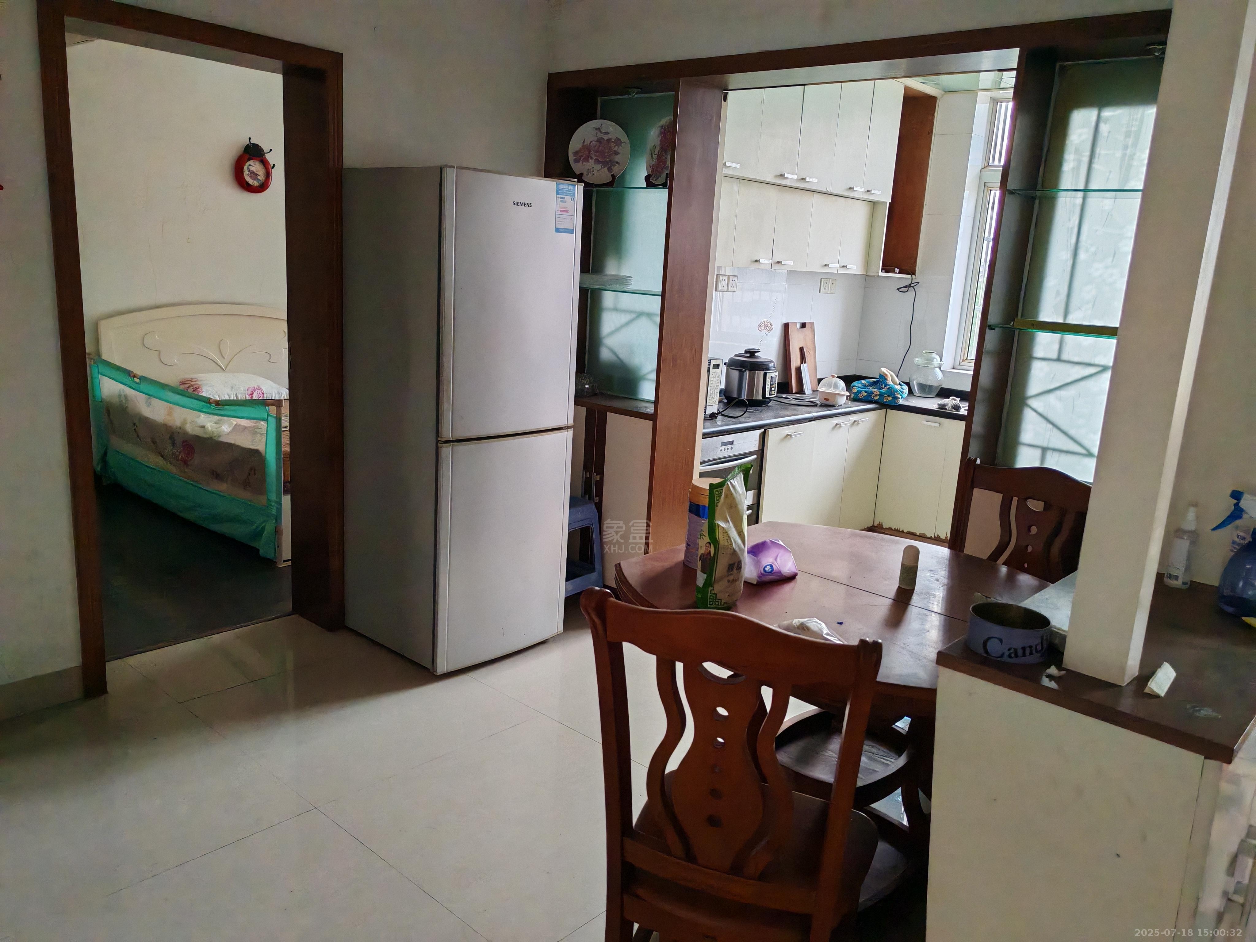 桥梁厂二区  3室2厅2卫    1500.0元/月 桥梁厂二区  3室2厅2卫    1500.0元/月室内图