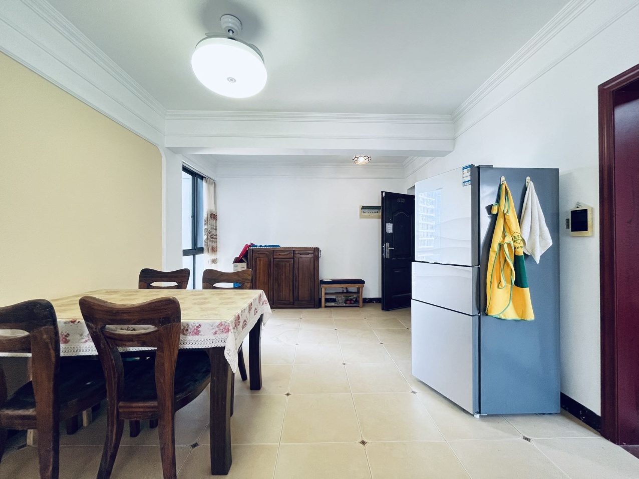 绿地海长流三期  2室2厅1卫    128.0万 绿地海长流三期  2室2厅1卫    128.0万客厅