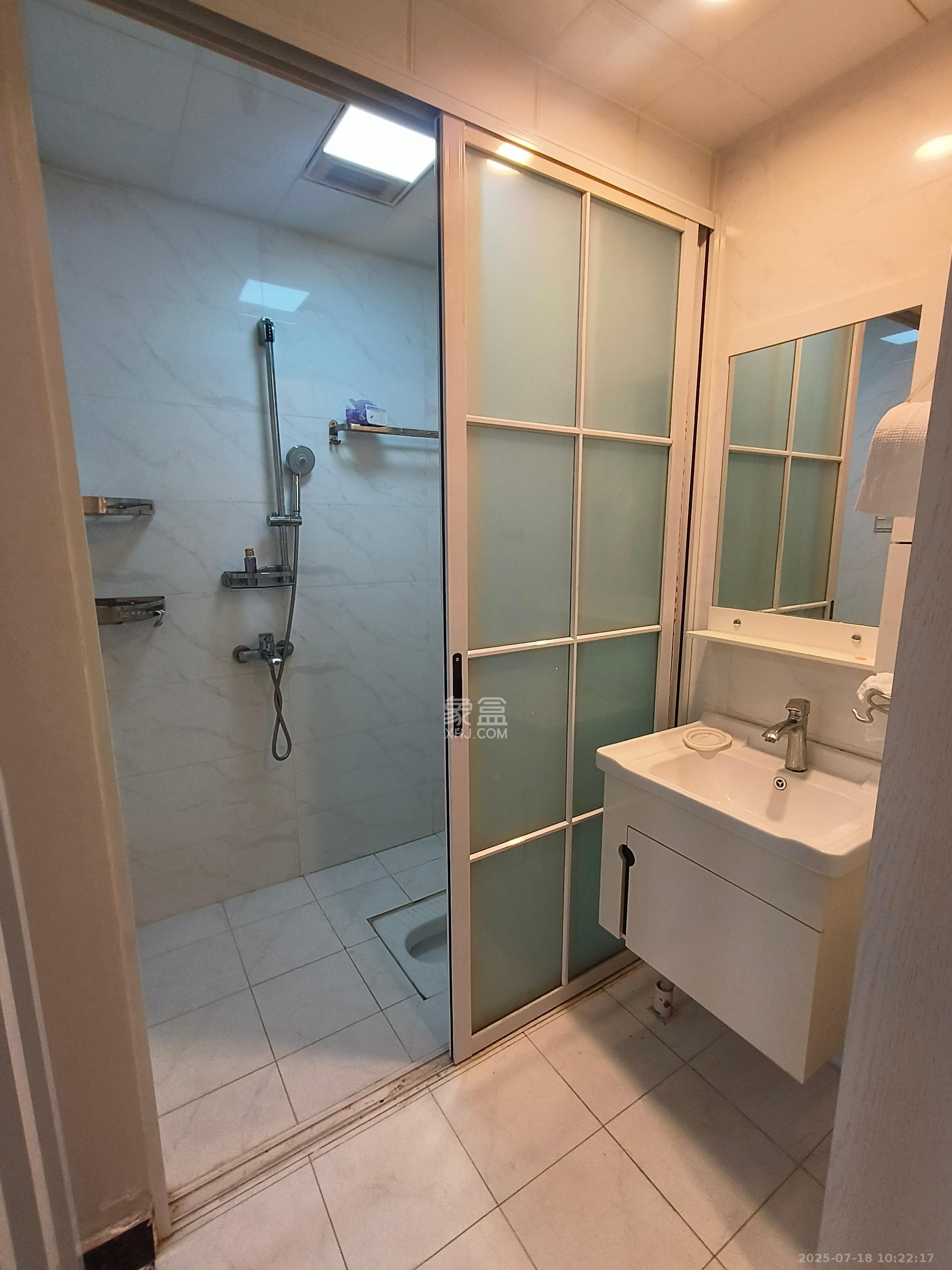 江南华府  1室1厅1卫   1550.00元/月室内图